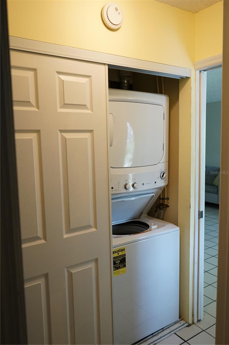 Image 24 of 40 For 413 Lake Point Court 4b