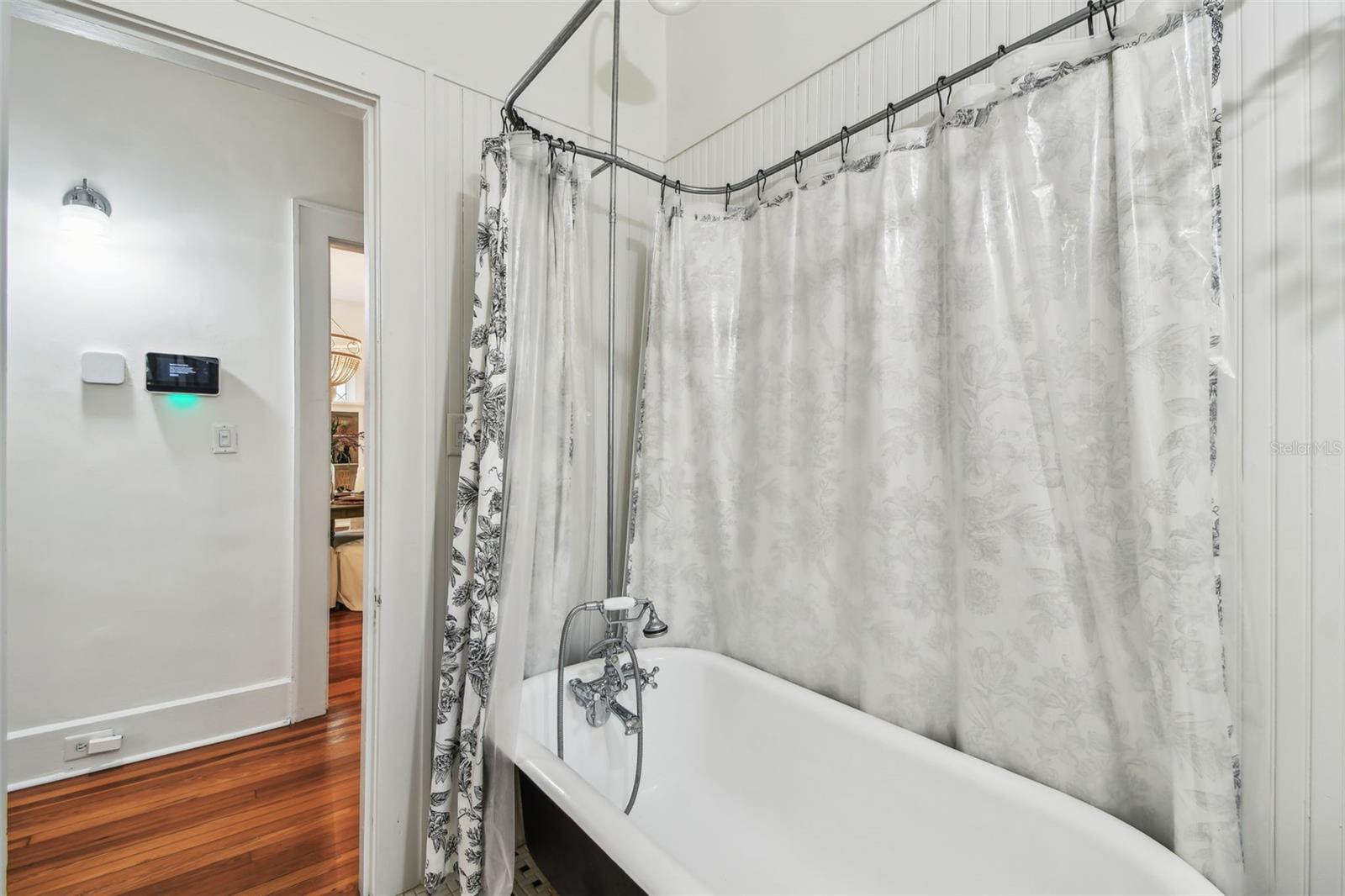 Image 26 of 66 For 848 9th Avenue S
