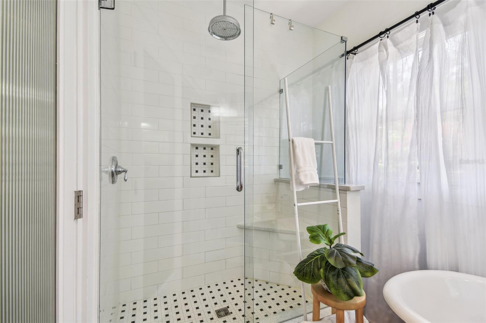 Image 35 of 66 For 848 9th Avenue S