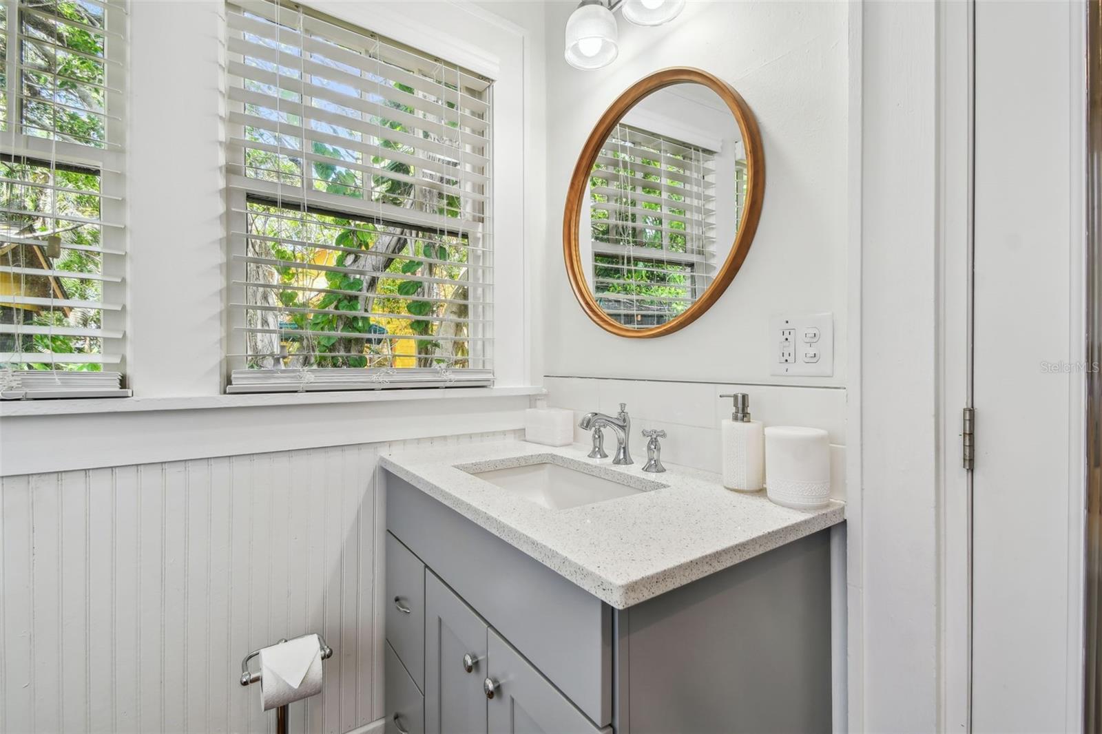 Image 36 of 66 For 848 9th Avenue S