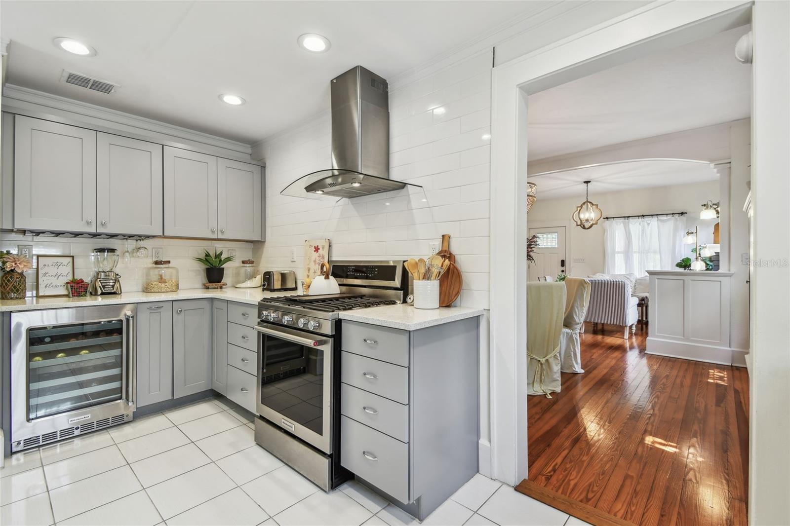 Image 40 of 66 For 848 9th Avenue S