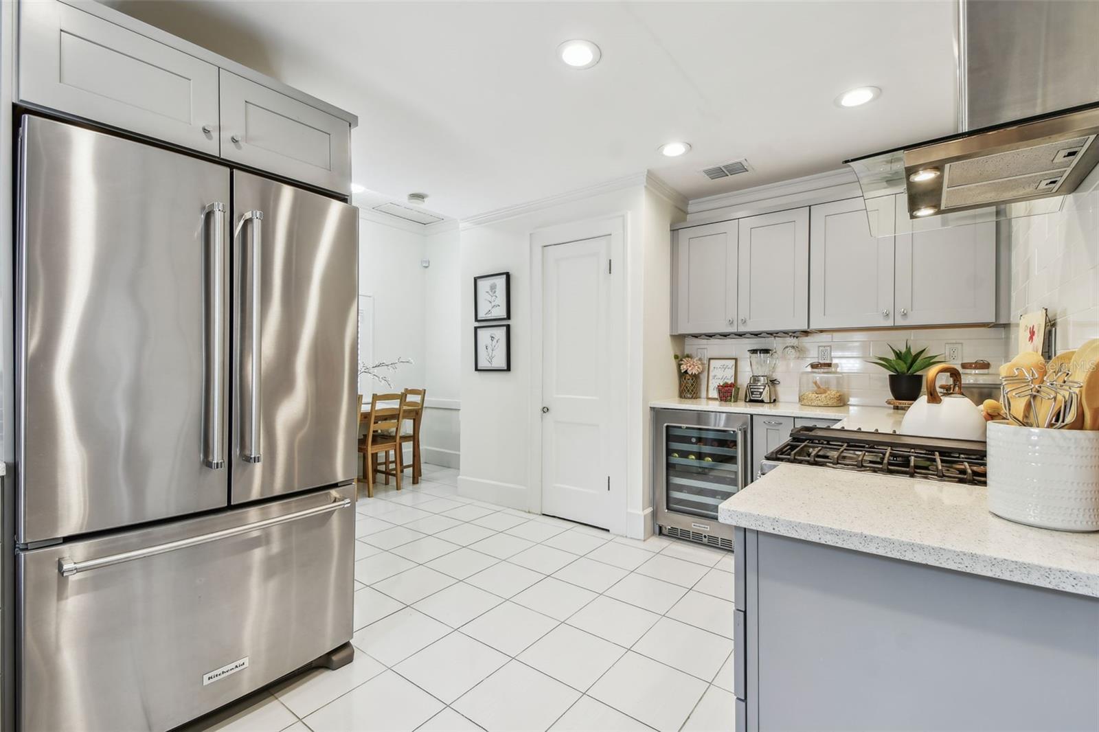 Image 41 of 66 For 848 9th Avenue S