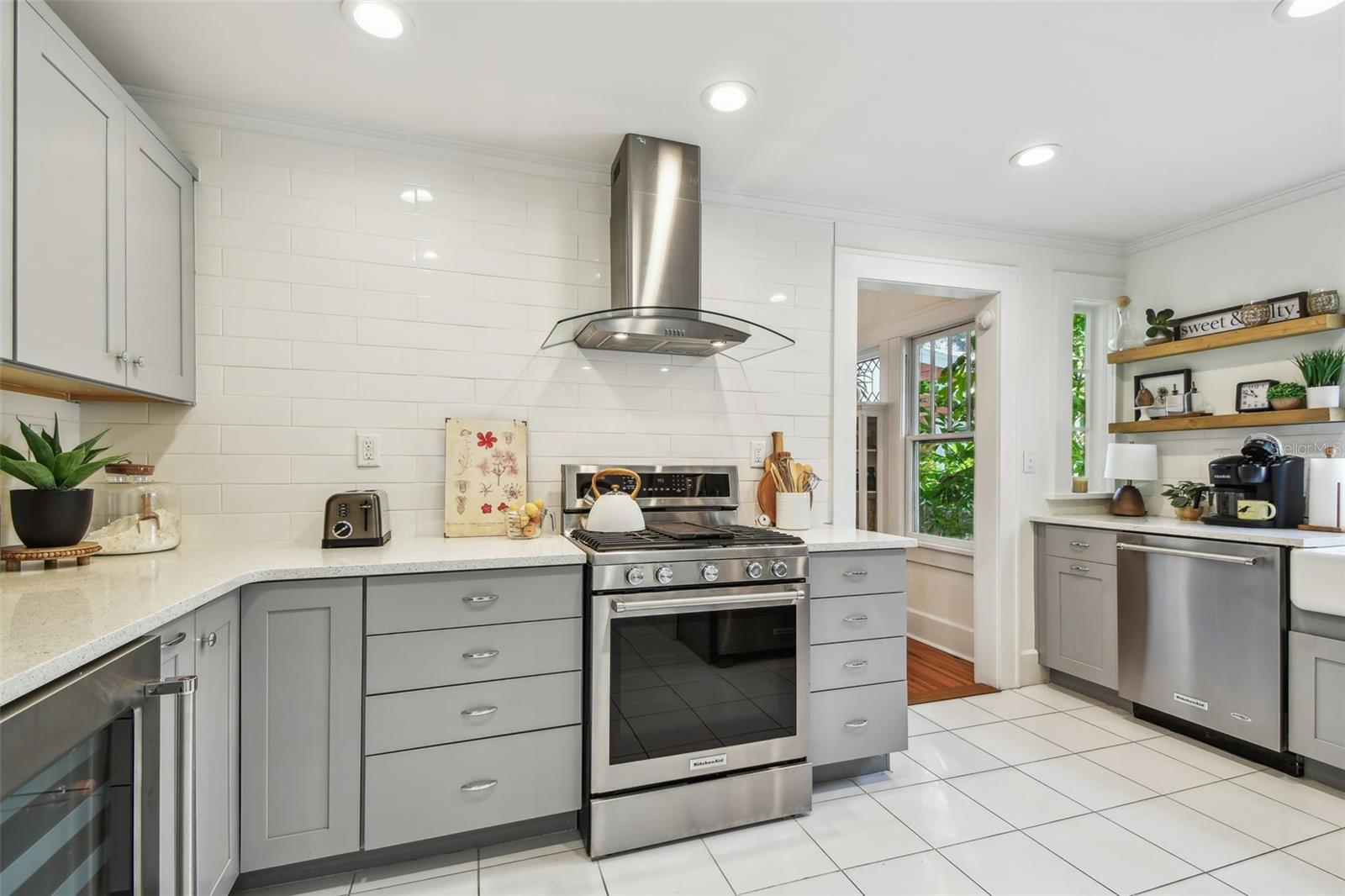 Image 43 of 66 For 848 9th Avenue S