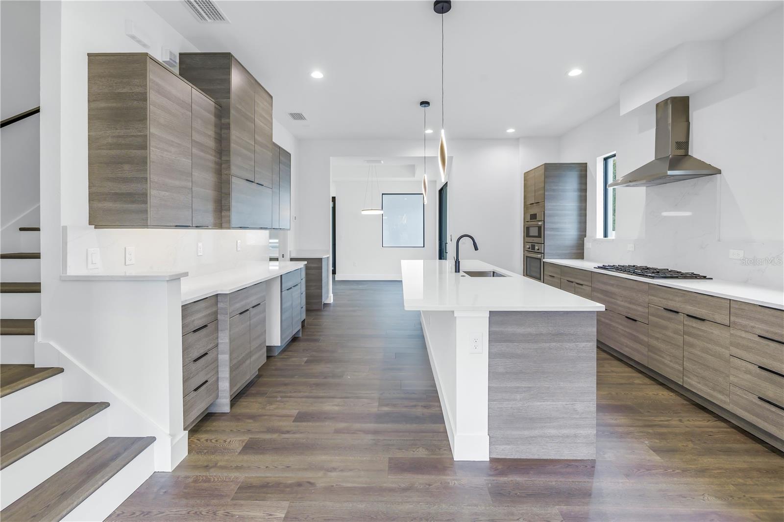Listing photo id 11 for 2812 Massachusetts Avenue