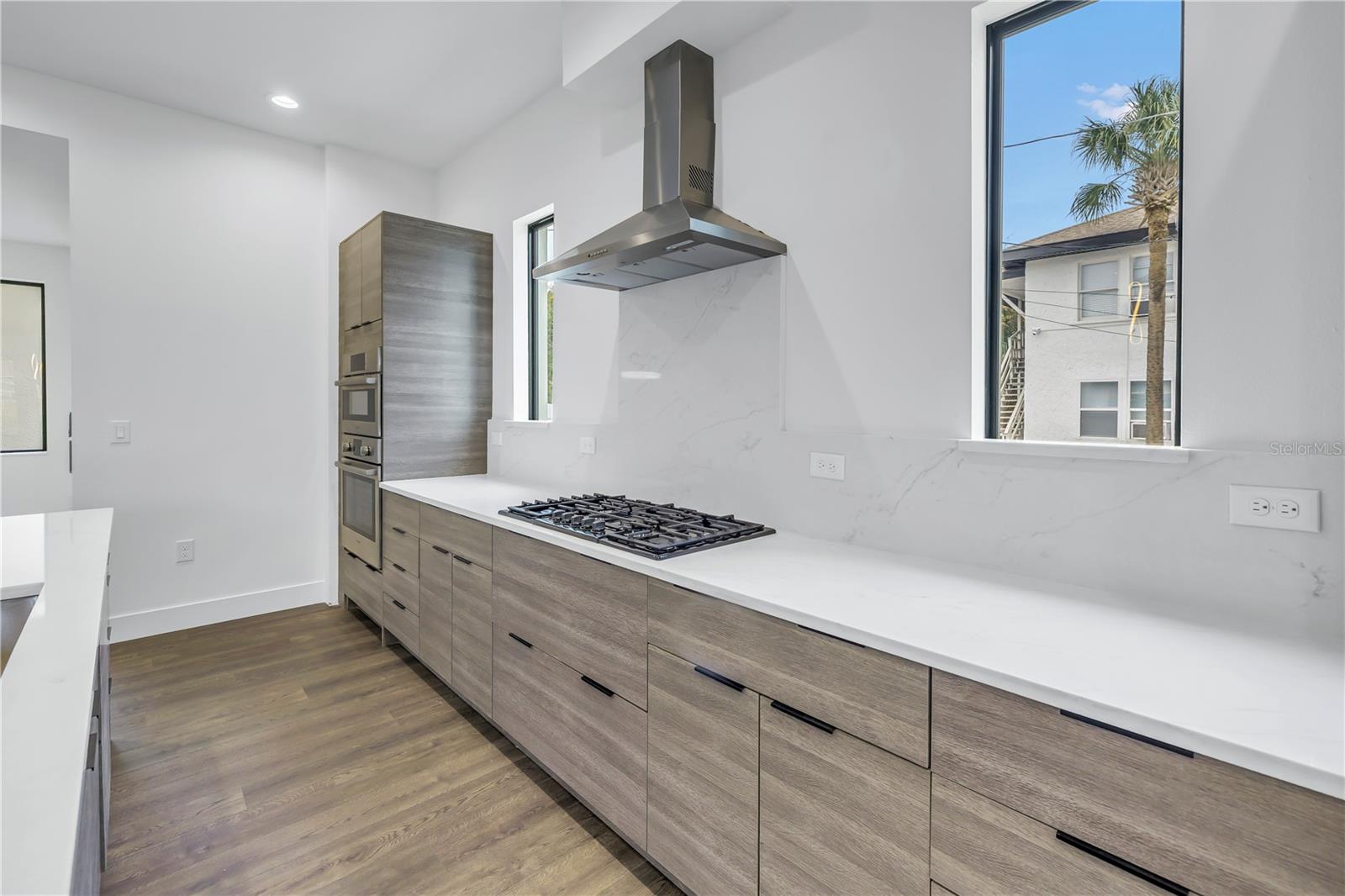 Listing photo id 13 for 2812 Massachusetts Avenue