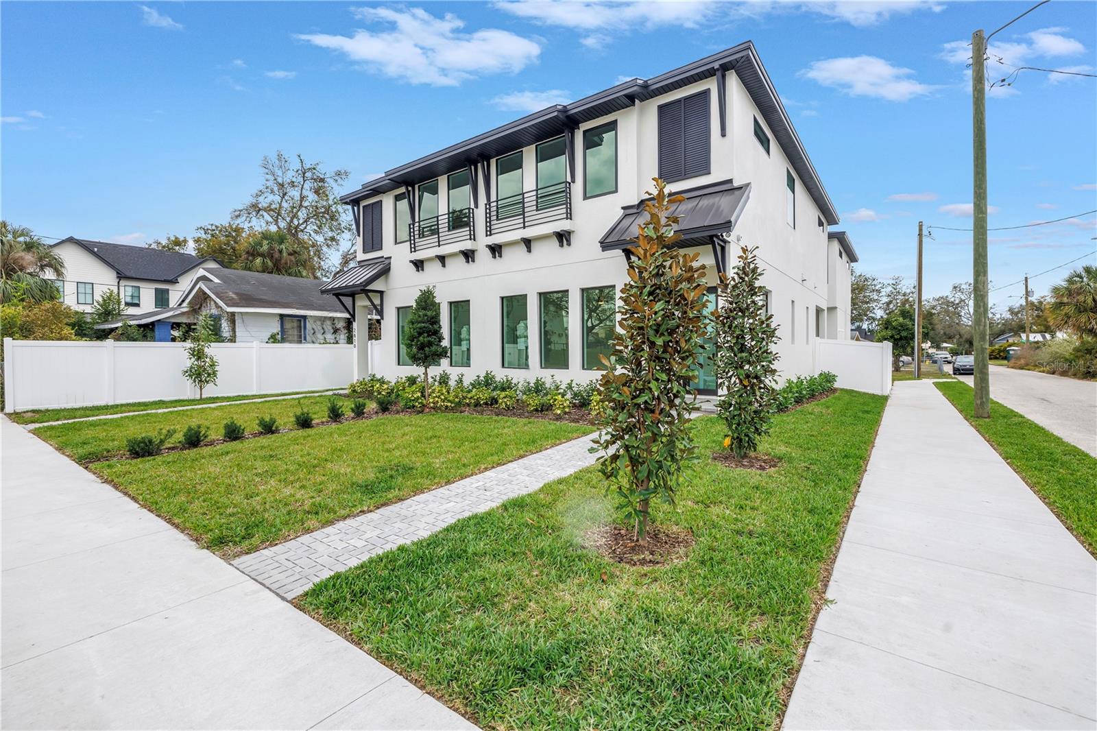 Listing photo id 0 for 2812 Massachusetts Avenue