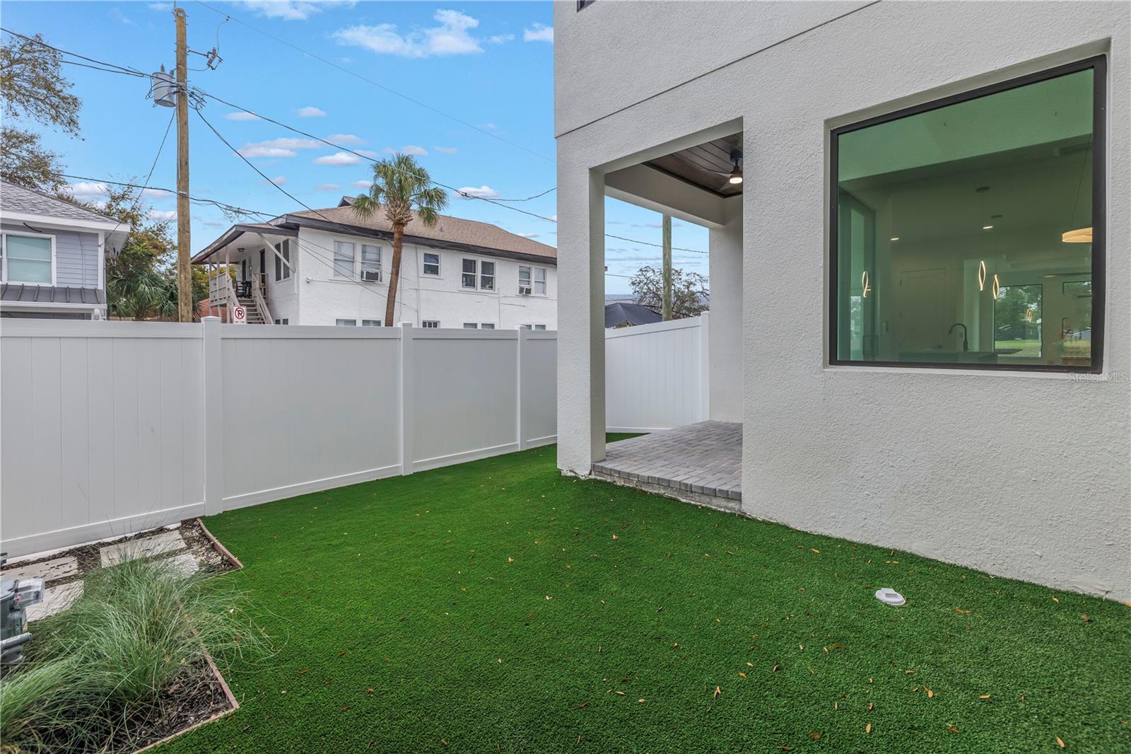 Listing photo id 25 for 2812 Massachusetts Avenue