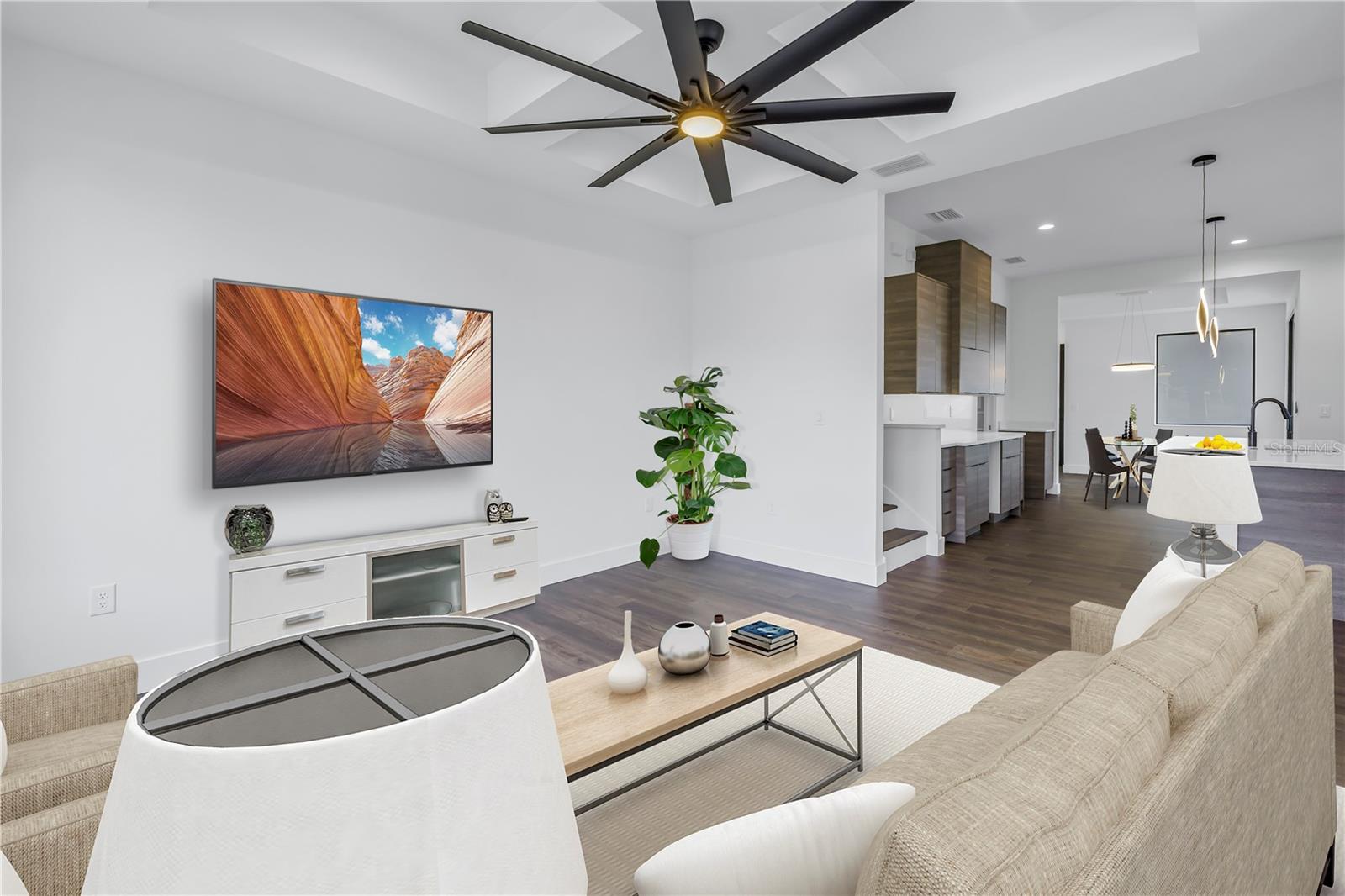 Listing photo id 3 for 2812 Massachusetts Avenue