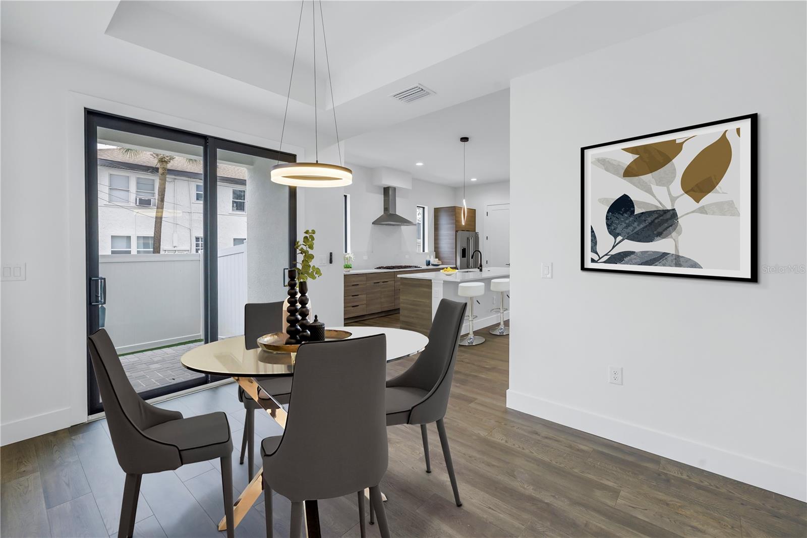 Listing photo id 5 for 2812 Massachusetts Avenue