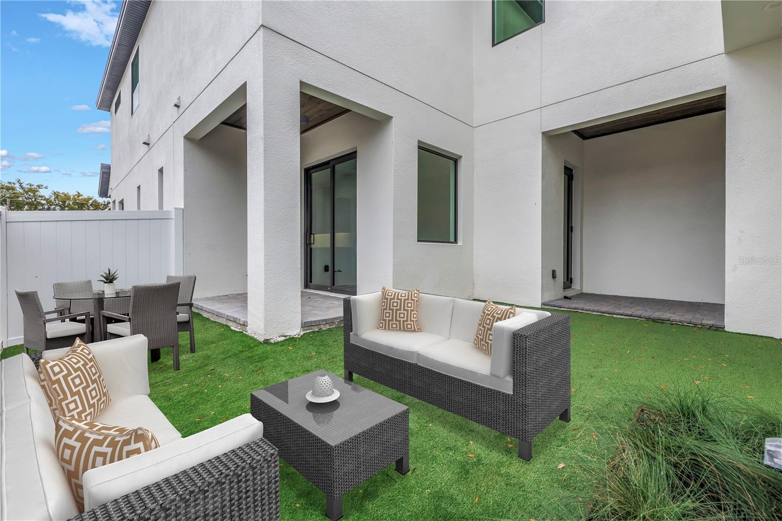 Listing photo id 7 for 2812 Massachusetts Avenue