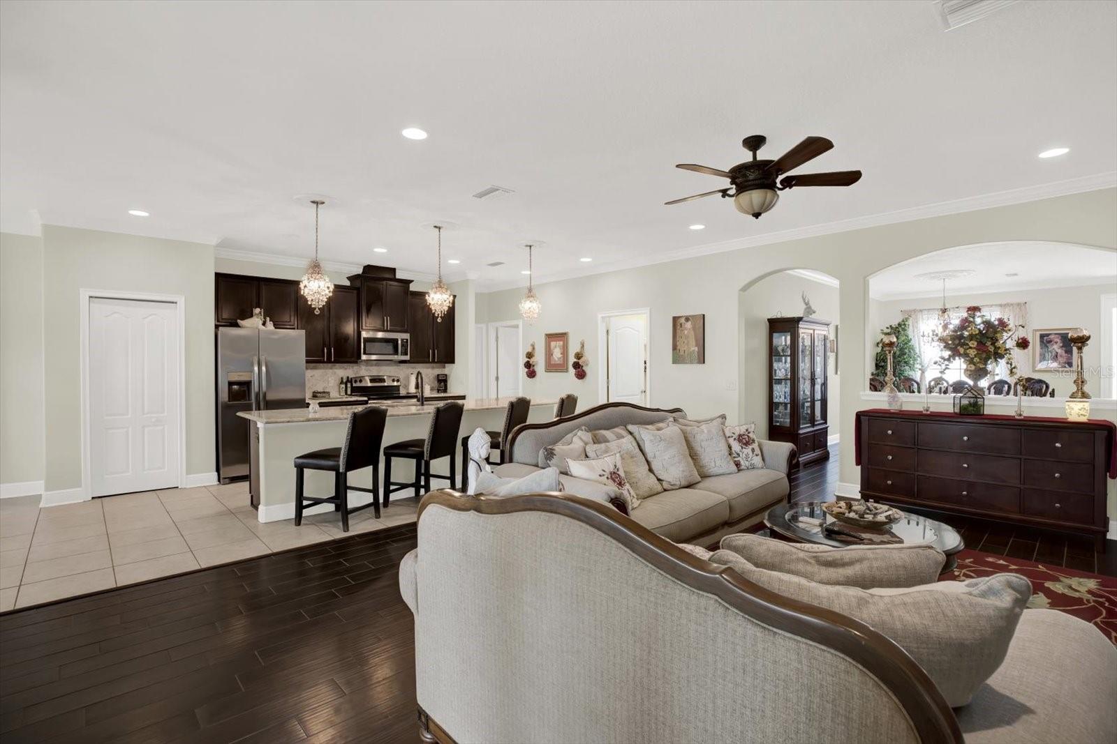 Listing photo id 9 for 679 Challice Drive