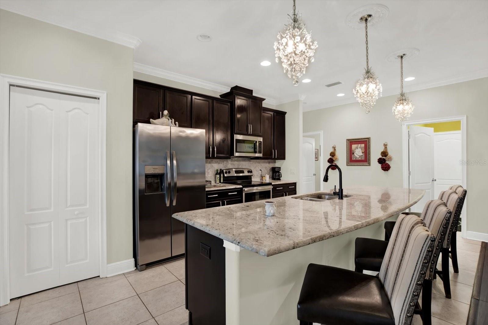 Listing photo id 15 for 679 Challice Drive