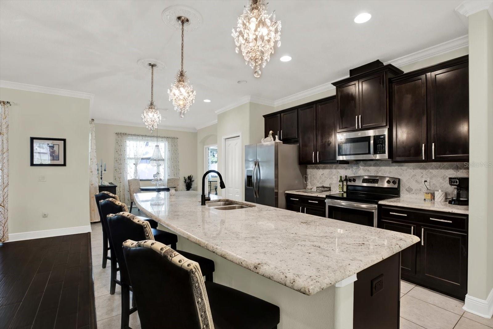 Listing photo id 16 for 679 Challice Drive