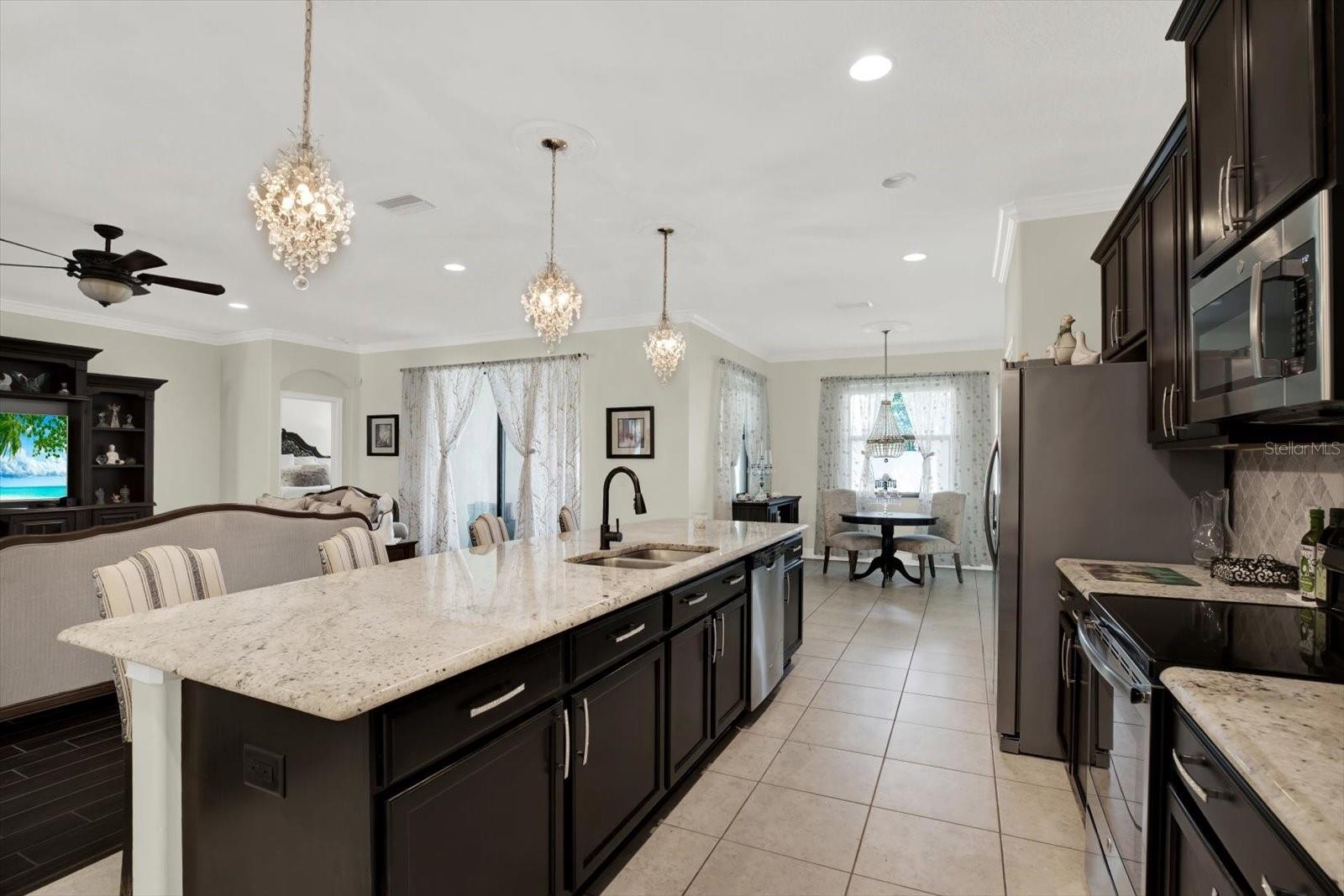 Listing photo id 17 for 679 Challice Drive