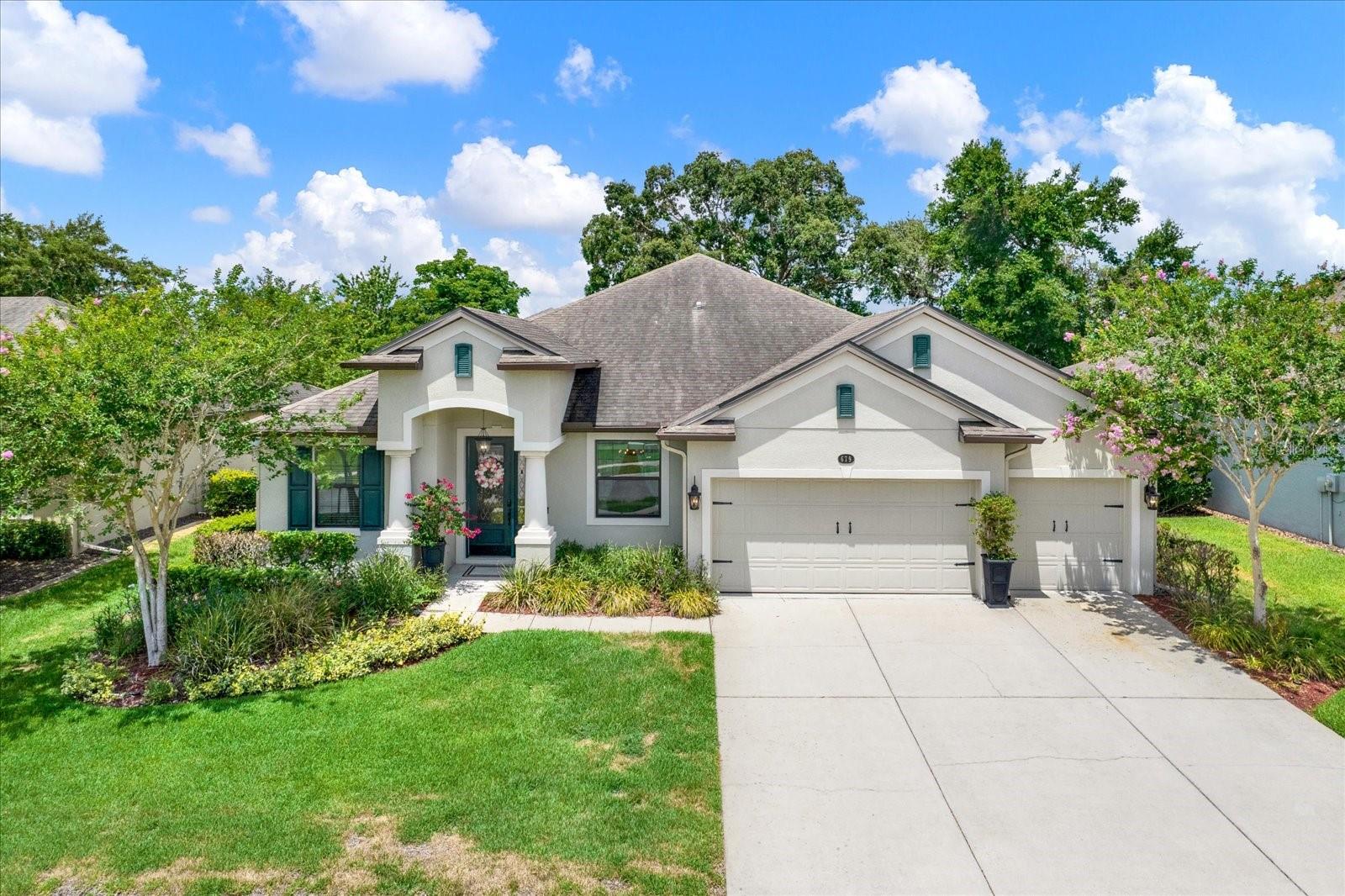 Listing photo id 0 for 679 Challice Drive