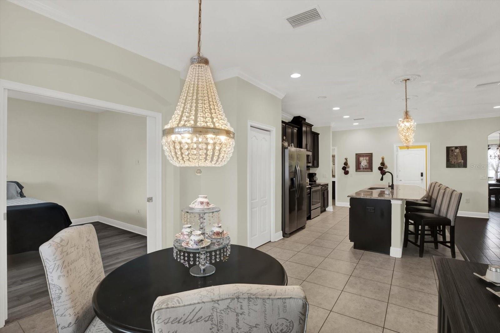 Listing photo id 18 for 679 Challice Drive