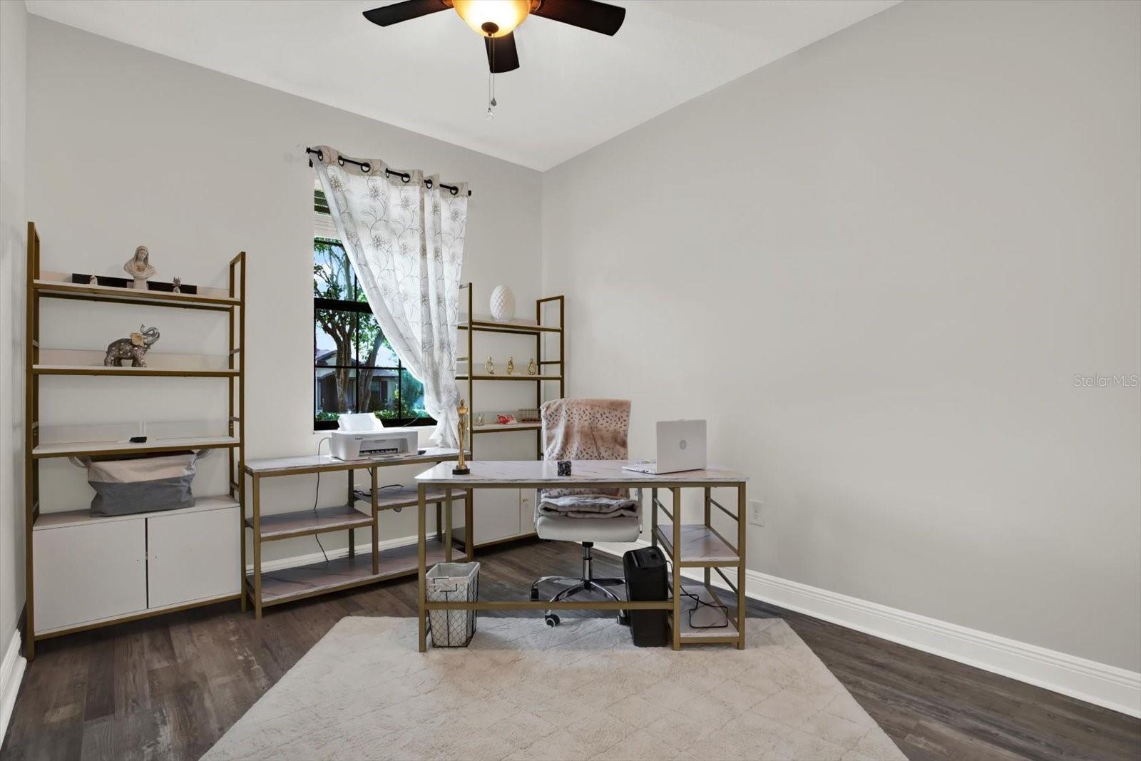 Listing photo id 22 for 679 Challice Drive