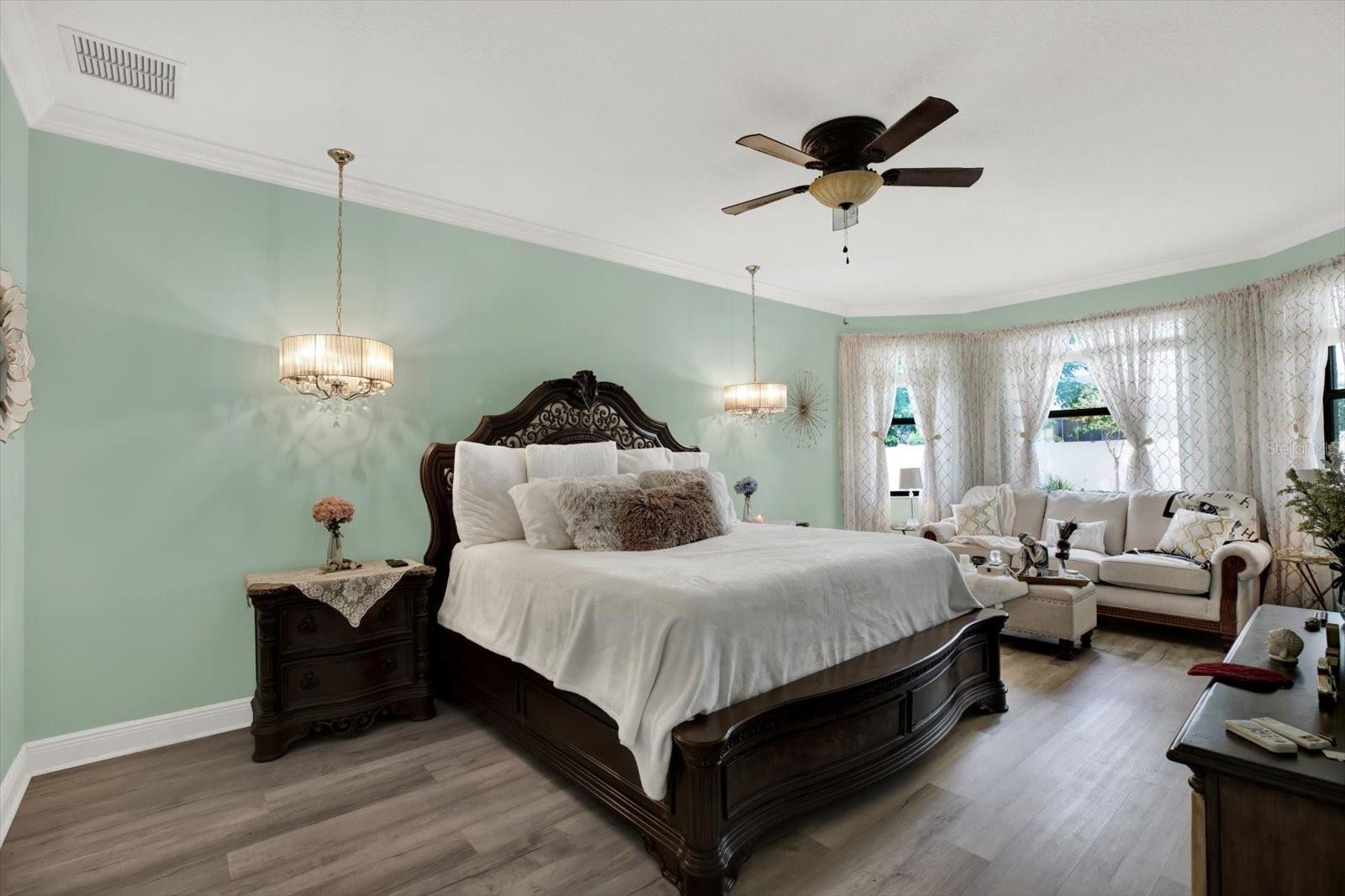 Listing photo id 26 for 679 Challice Drive