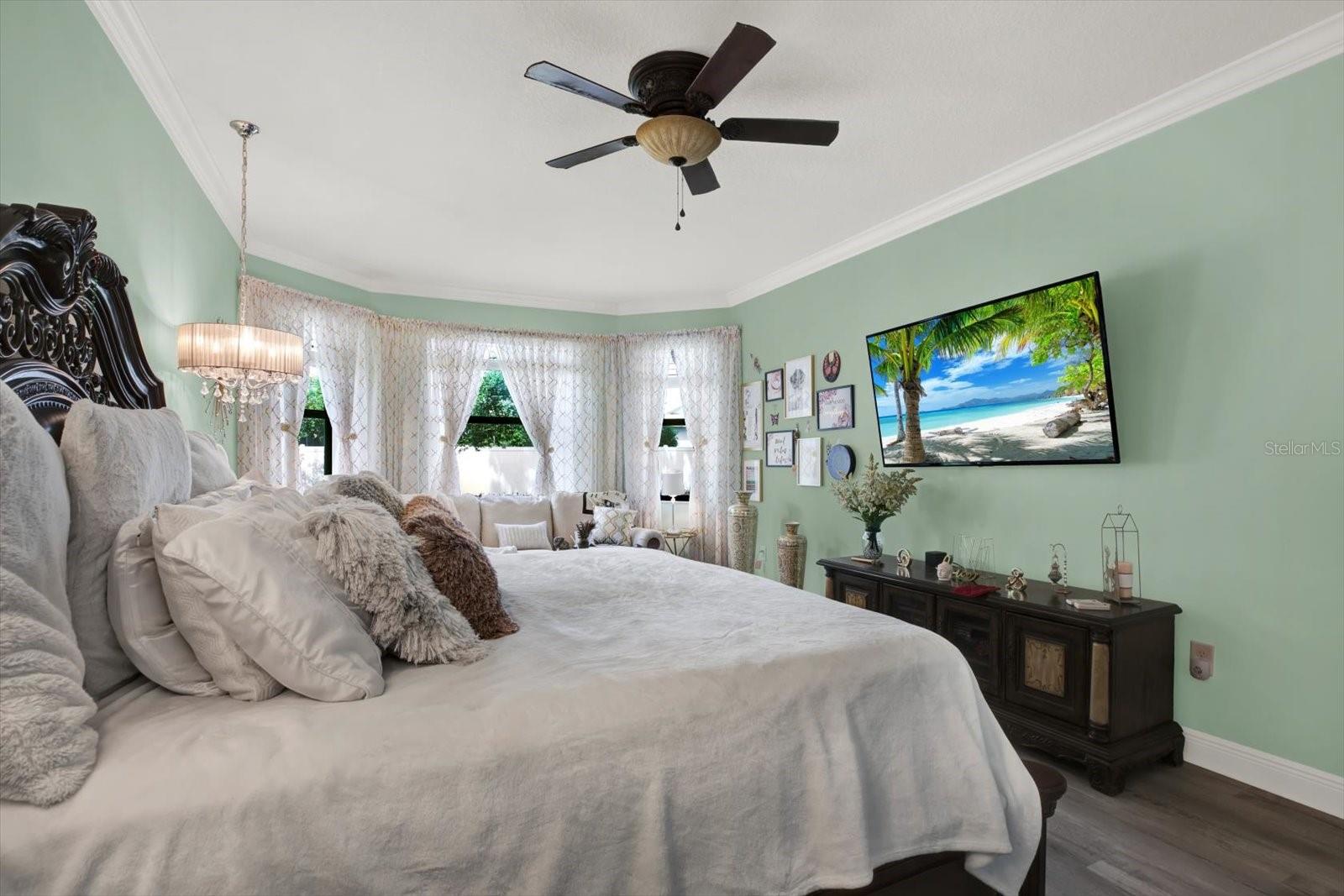 Listing photo id 28 for 679 Challice Drive