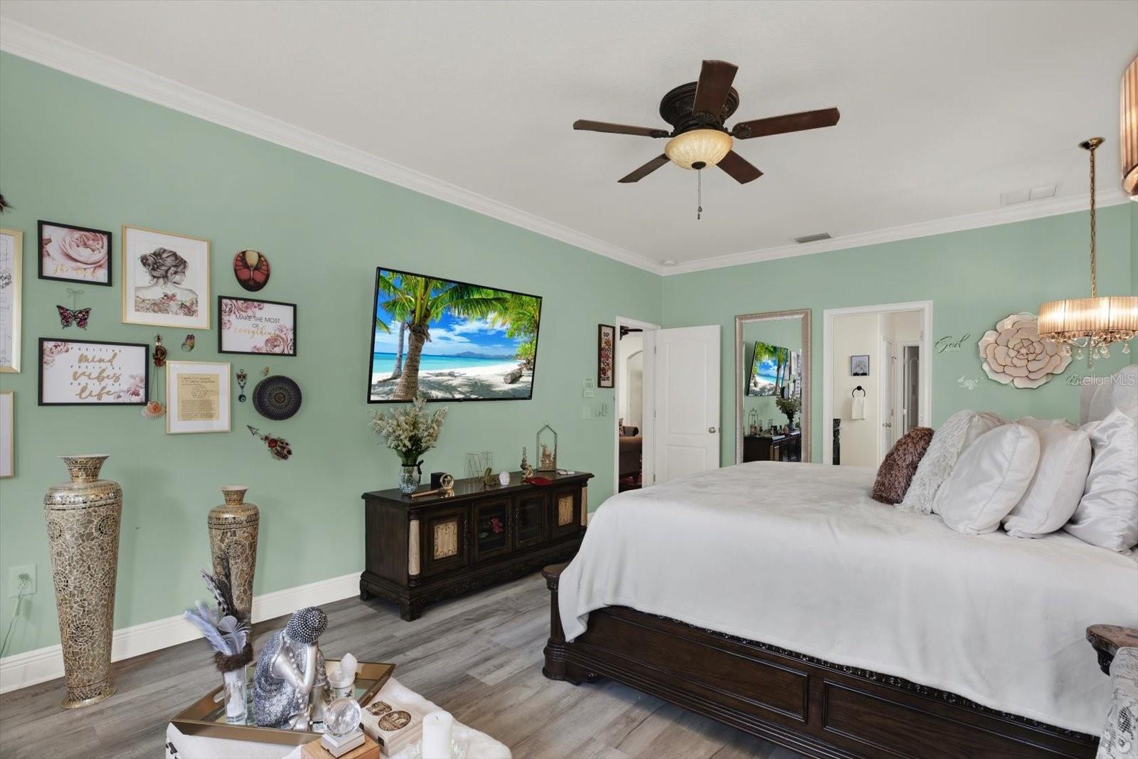 Listing photo id 29 for 679 Challice Drive