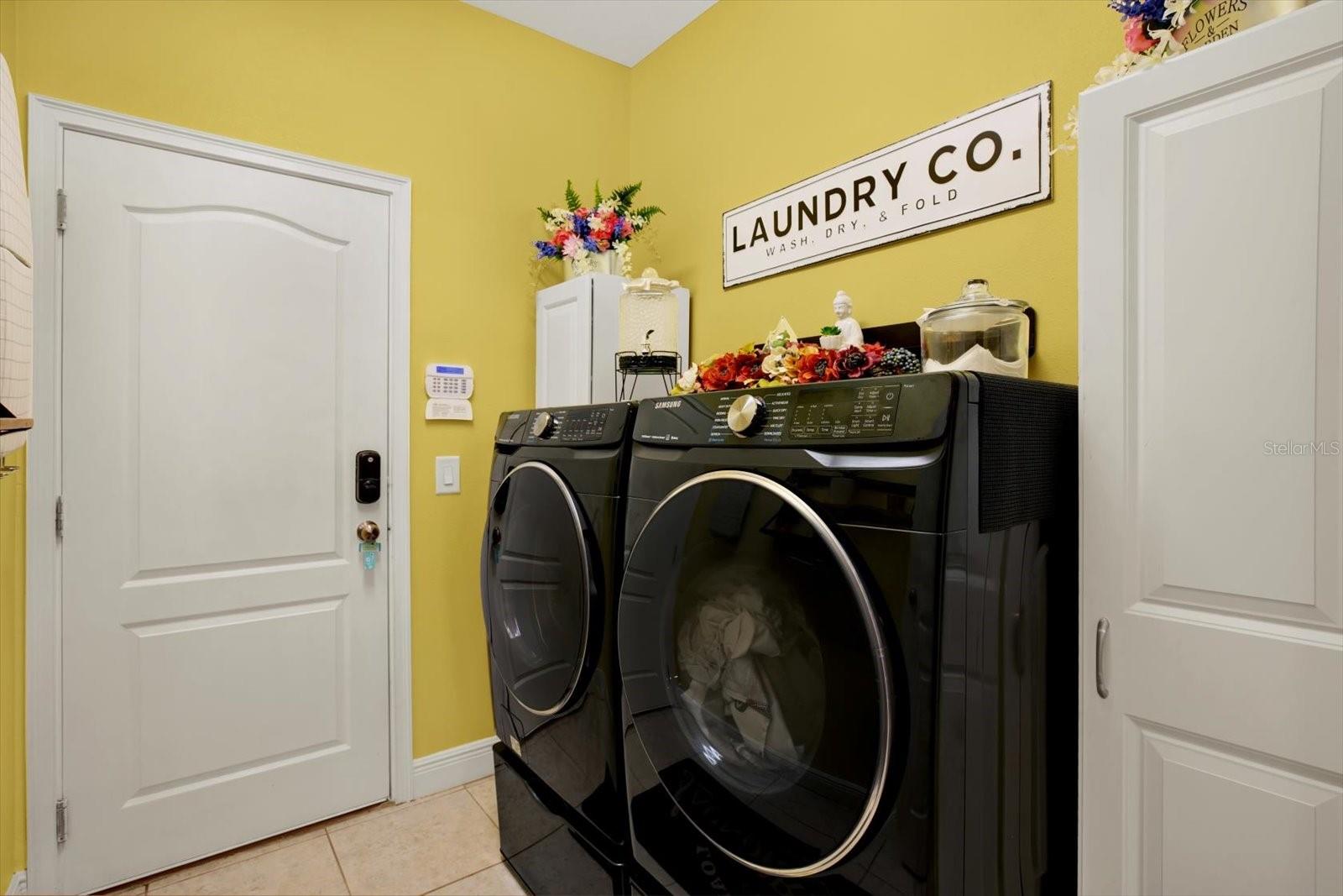 Listing photo id 36 for 679 Challice Drive