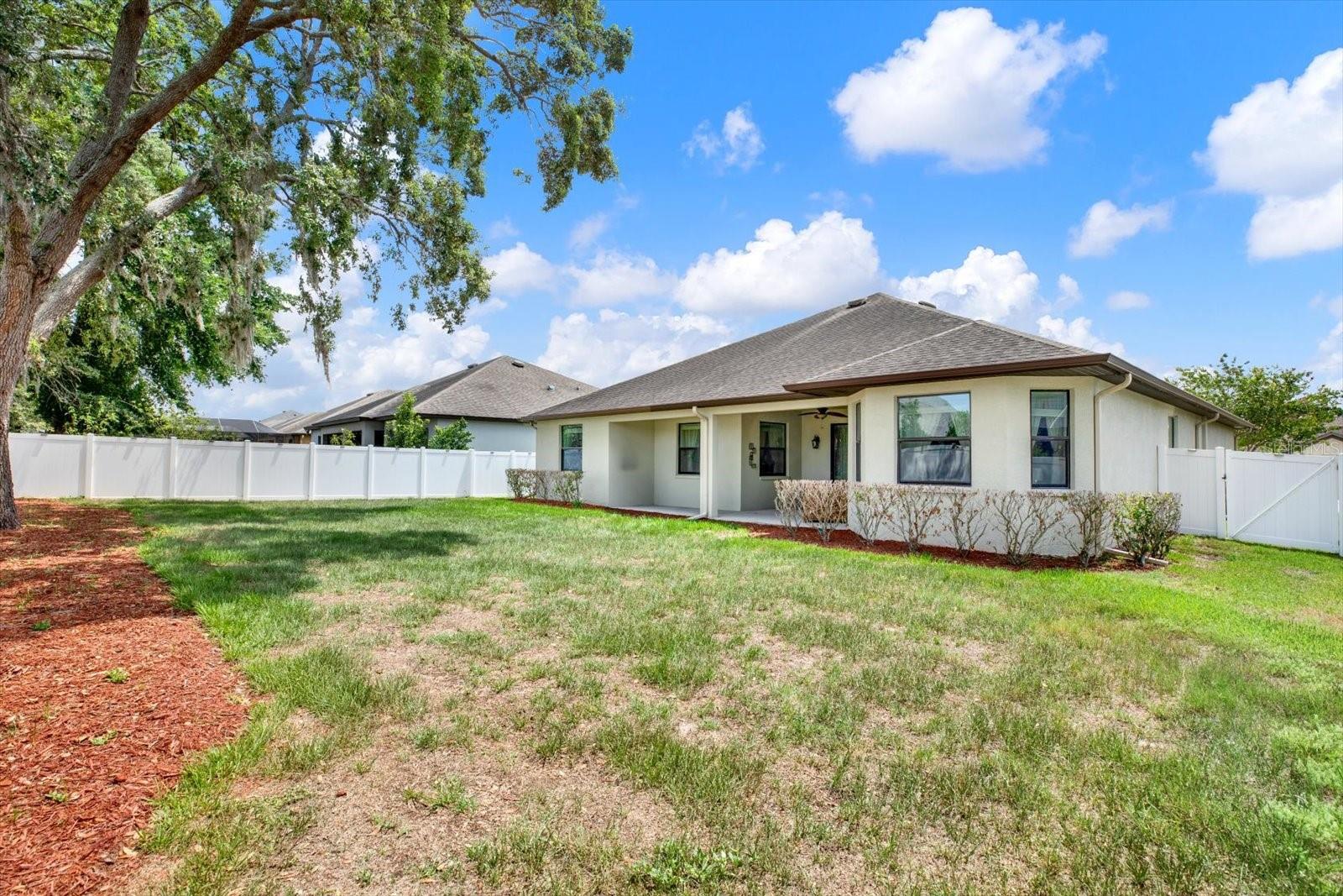 Listing photo id 40 for 679 Challice Drive