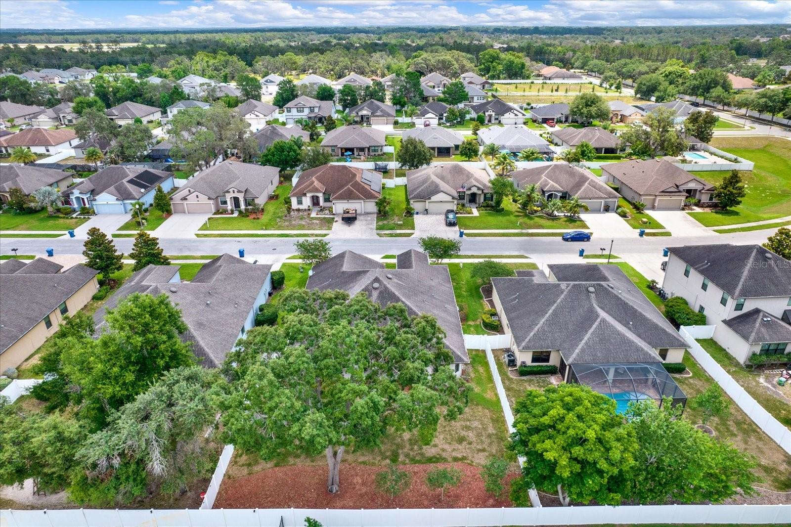 Listing photo id 42 for 679 Challice Drive