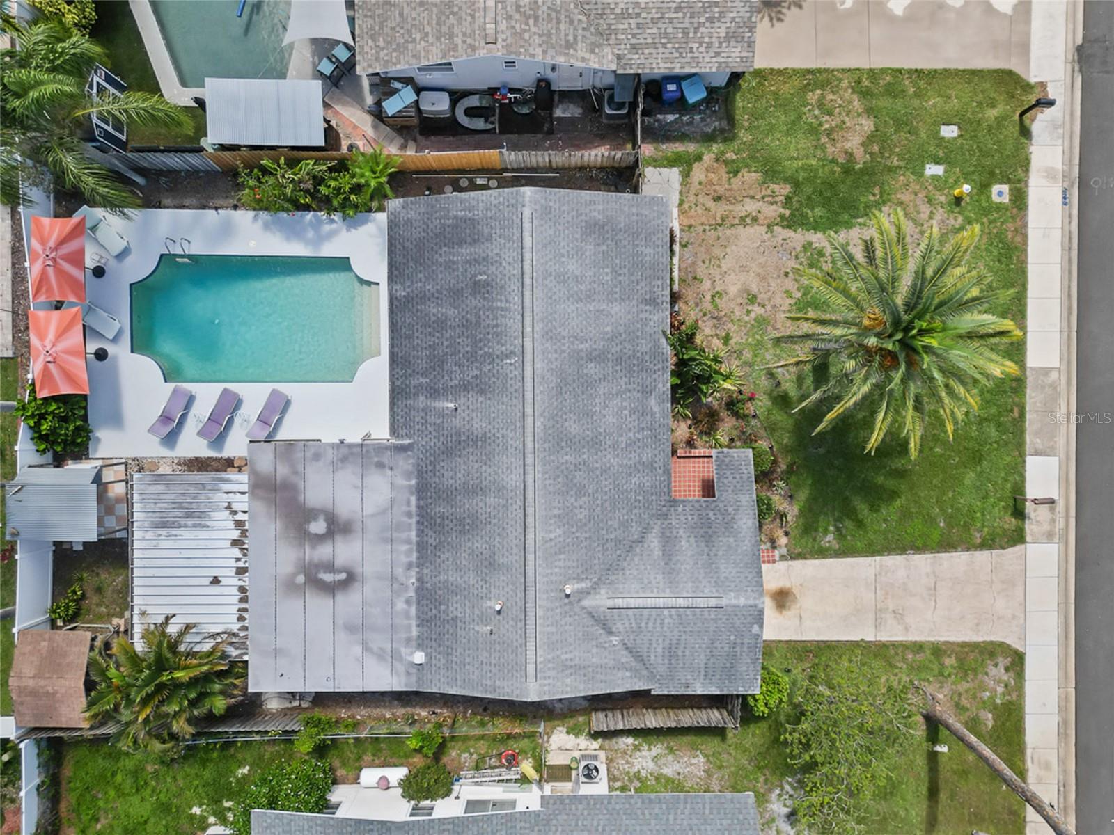 Image 11 of 38 For 12359 82nd Avenue