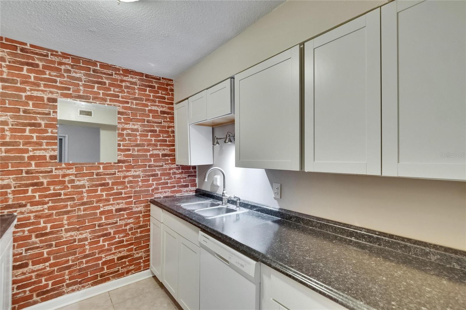 Image 10 of 51 For 125 Picardy Villa Circle 100