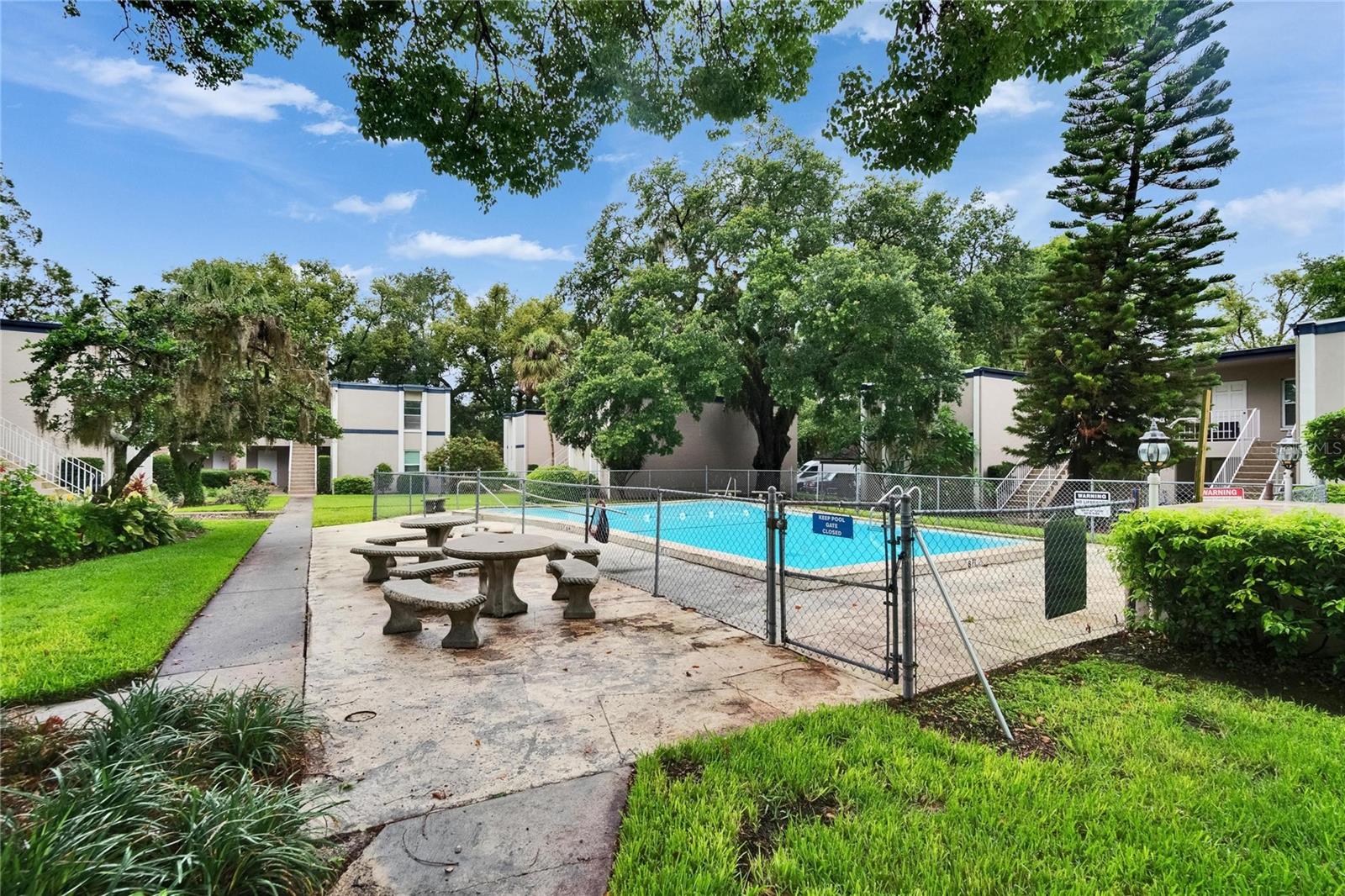 Image 35 of 51 For 125 Picardy Villa Circle 100