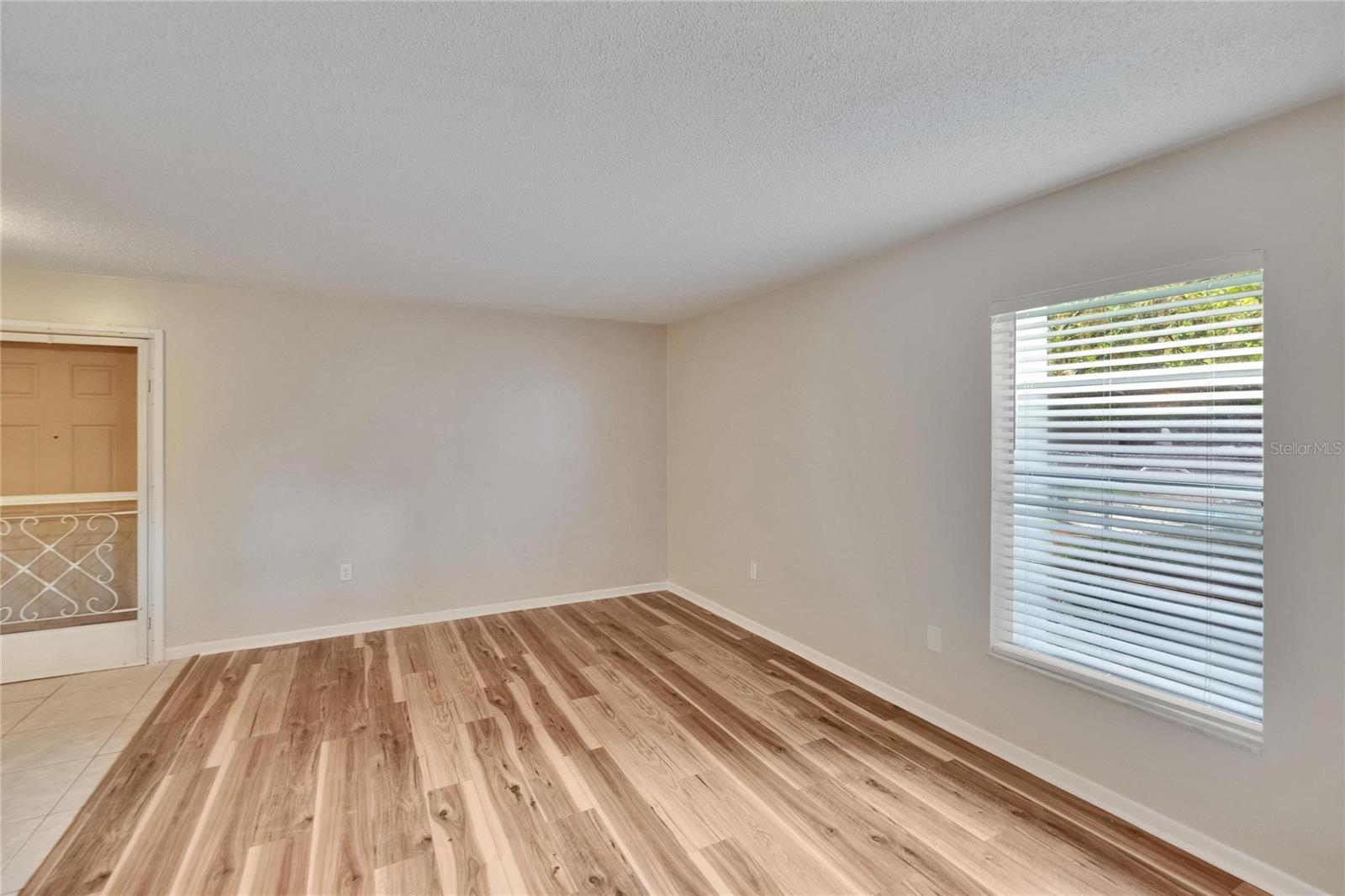 Image 7 of 51 For 125 Picardy Villa Circle 100