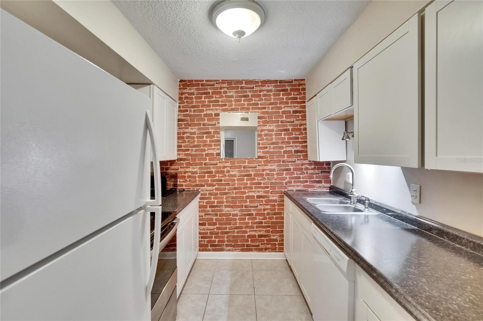 Image 9 of 51 For 125 Picardy Villa Circle 100