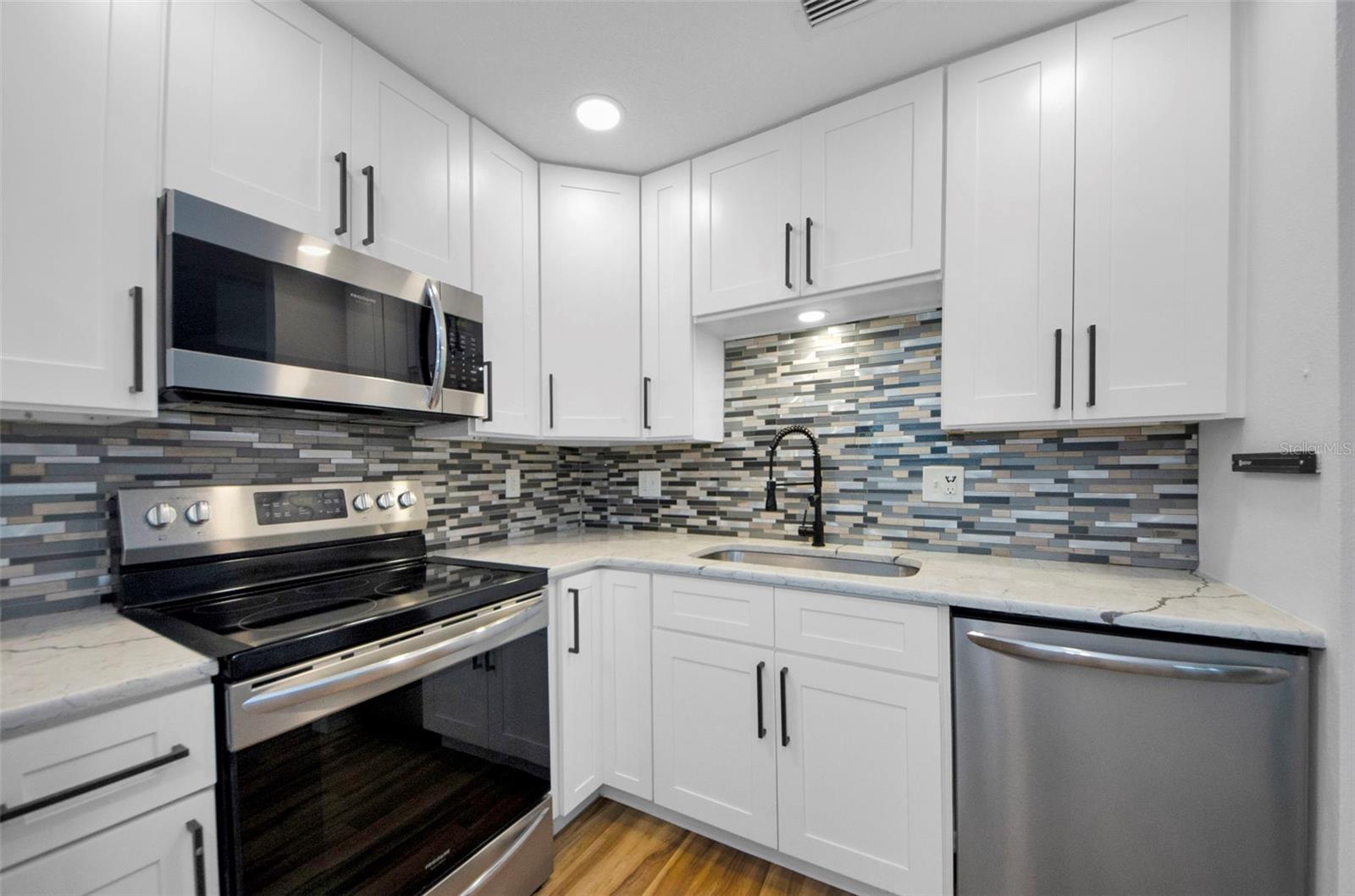 Image 12 of 42 For 2700 Bayshore Boulevard 5307