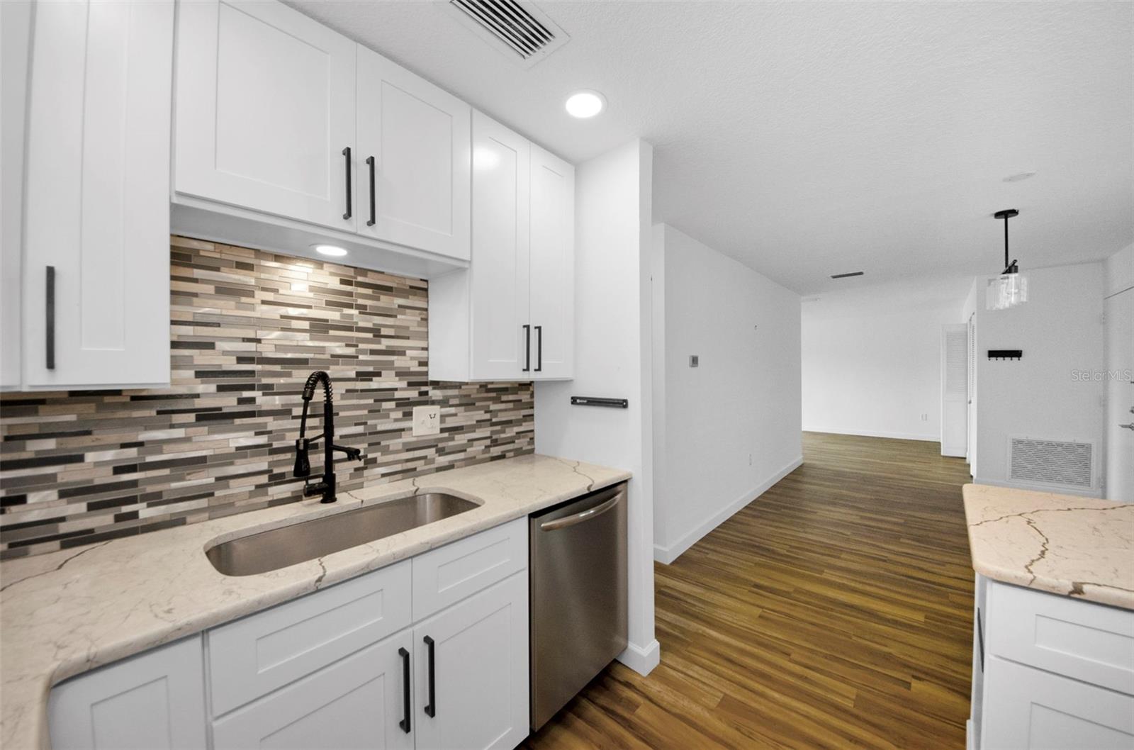 Image 13 of 42 For 2700 Bayshore Boulevard 5307