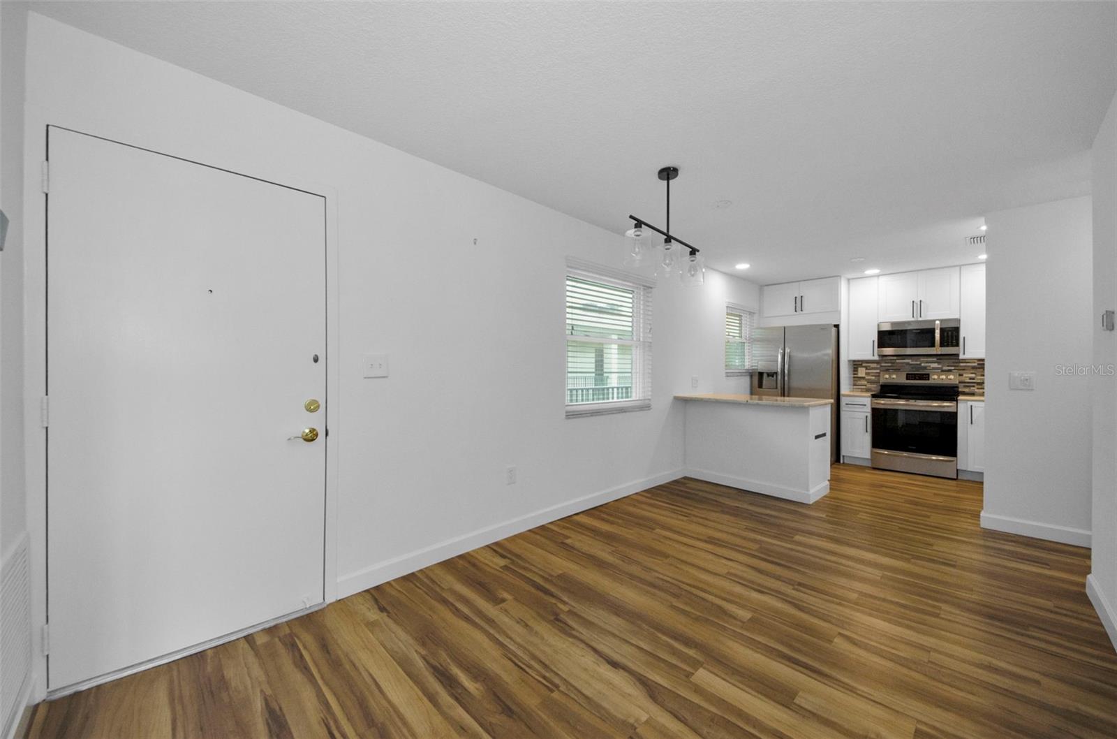 Image 4 of 42 For 2700 Bayshore Boulevard 5307