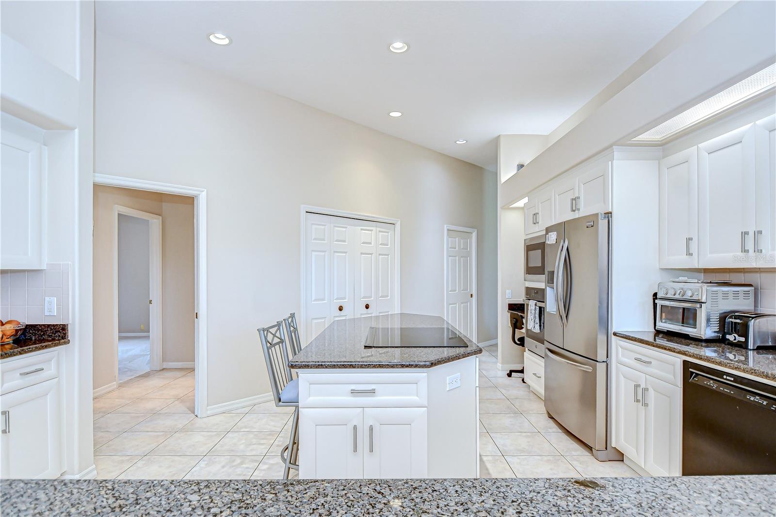 Image 45 of 70 For 4304 Place Le Manes