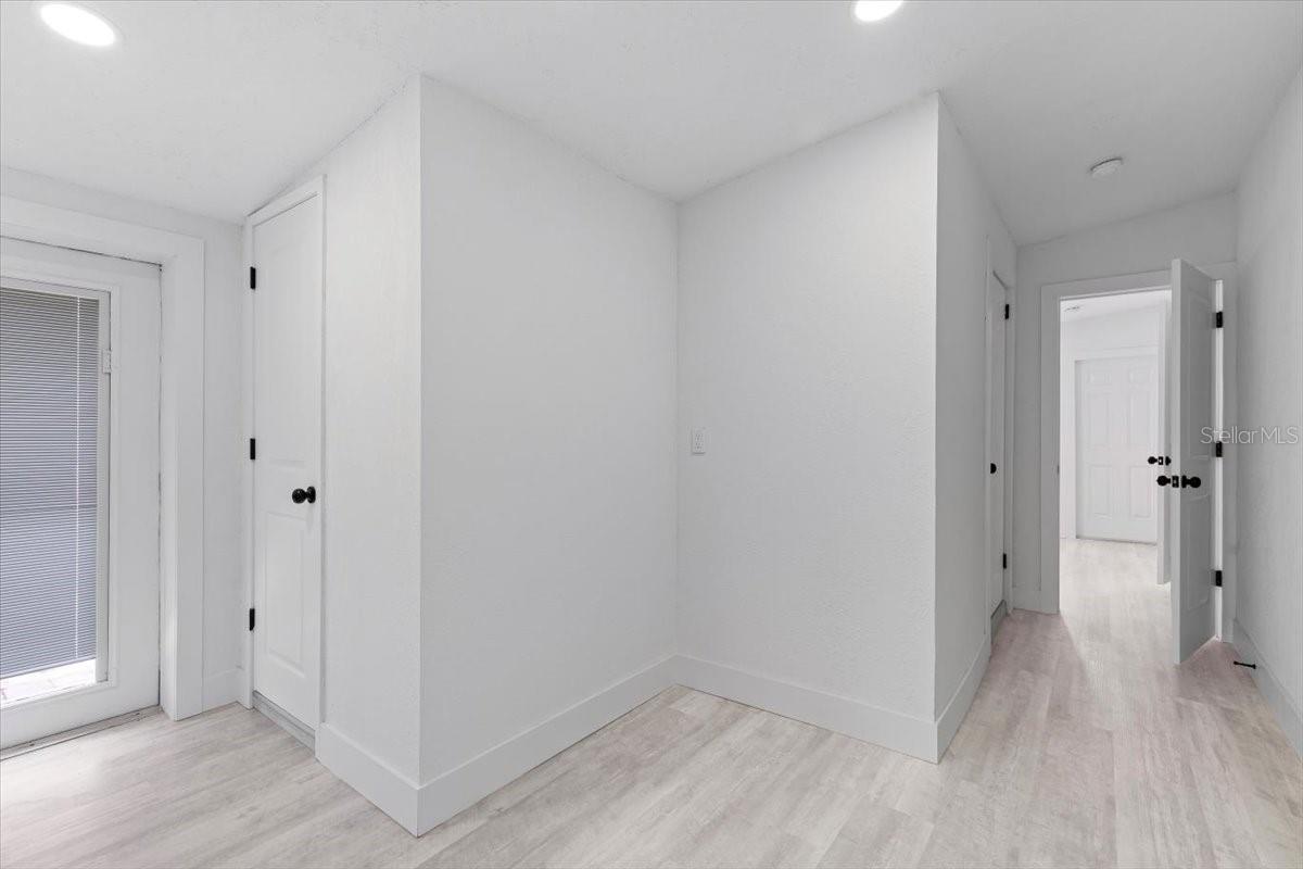 Image 22 of 44 For 8009 Somerset Lane