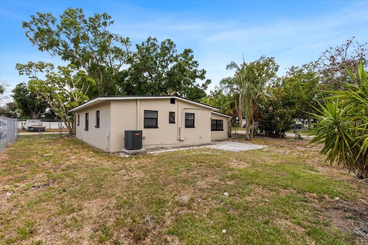 Image 27 of 44 For 8009 Somerset Lane