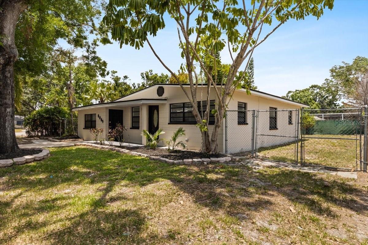 Image 3 of 44 For 8009 Somerset Lane