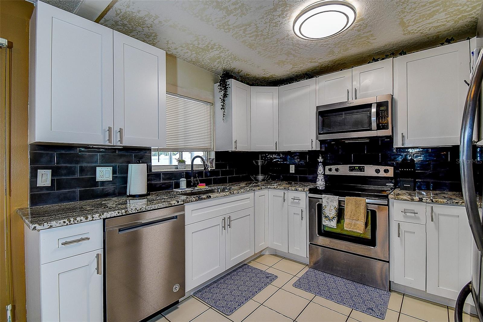 Image 11 of 37 For 6460 101st Avenue N