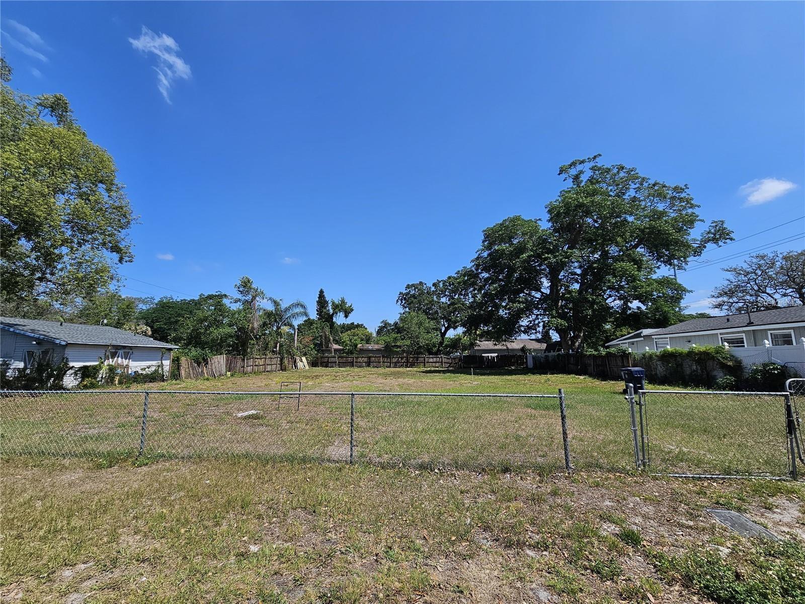 Image 2 of 7 For 2110 Poinsettia Avenue