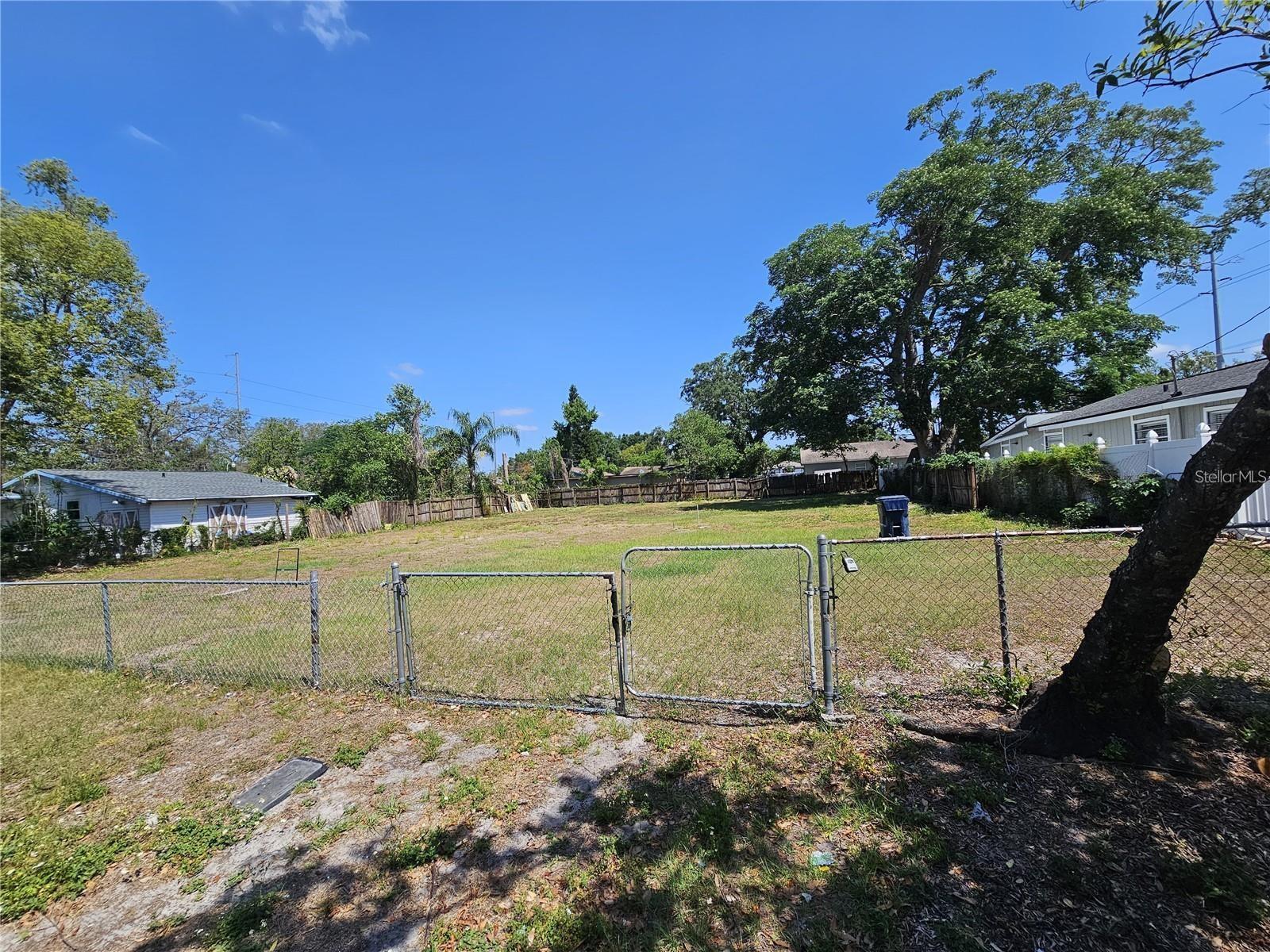 Image 7 of 7 For 2110 Poinsettia Avenue