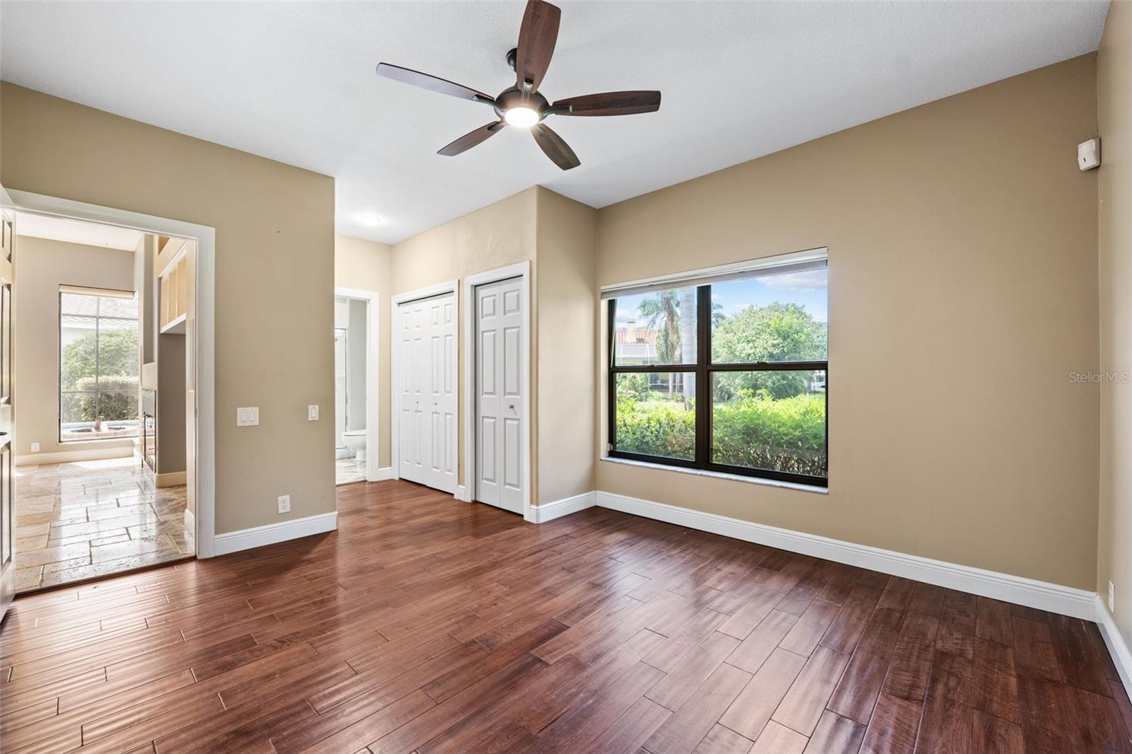 Listing photo id 28 for 5904 Pelican Bay Plaza S