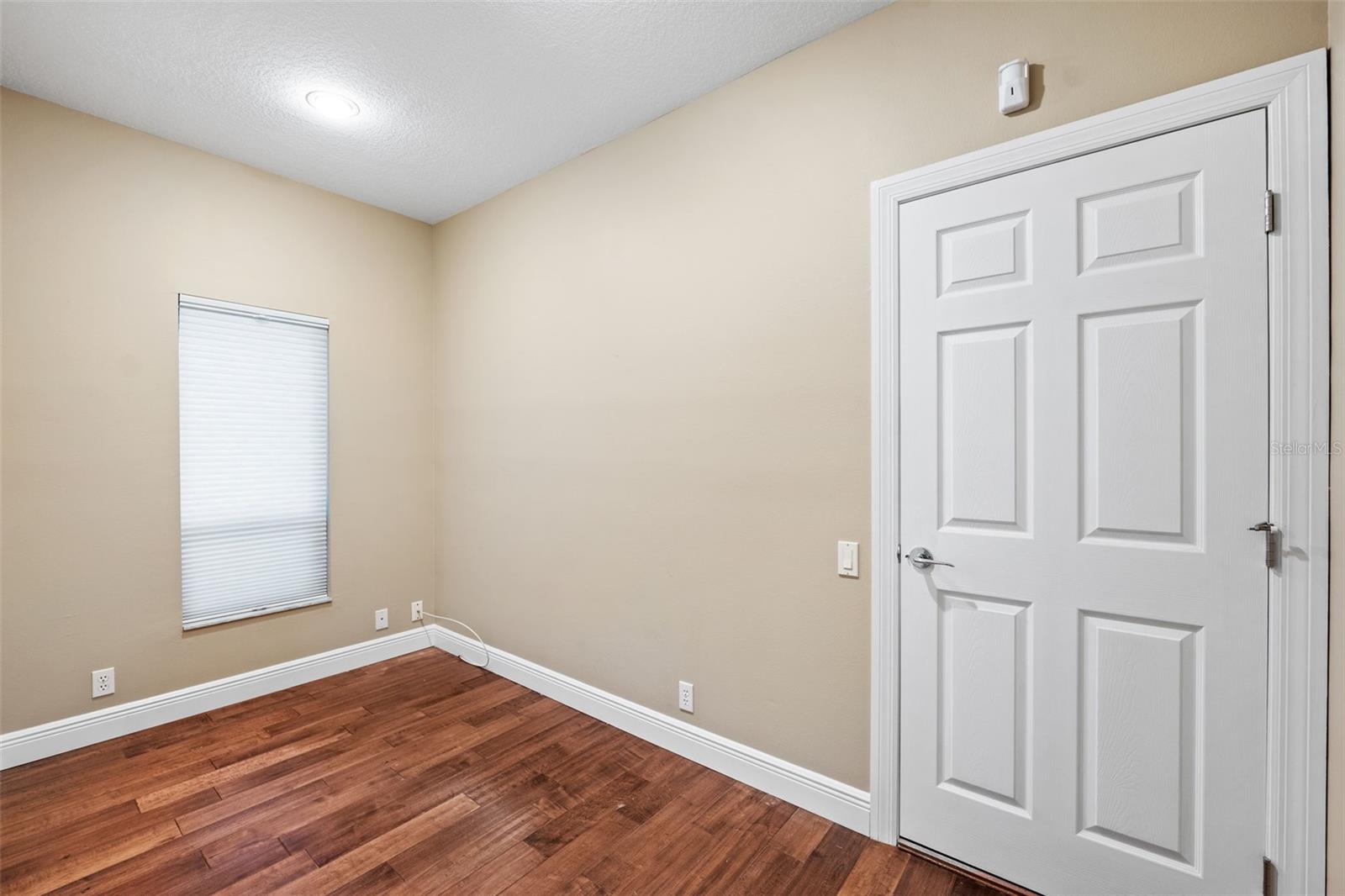 Listing photo id 36 for 5904 Pelican Bay Plaza S