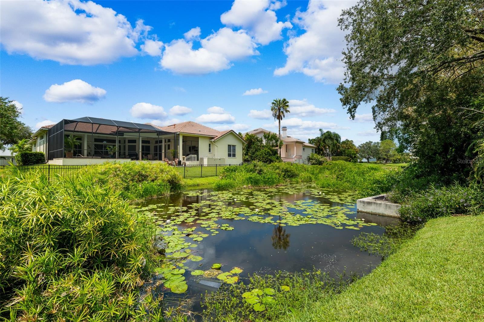 Listing photo id 45 for 5904 Pelican Bay Plaza S