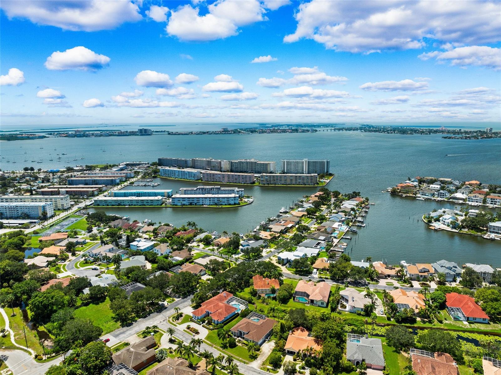Listing photo id 48 for 5904 Pelican Bay Plaza S