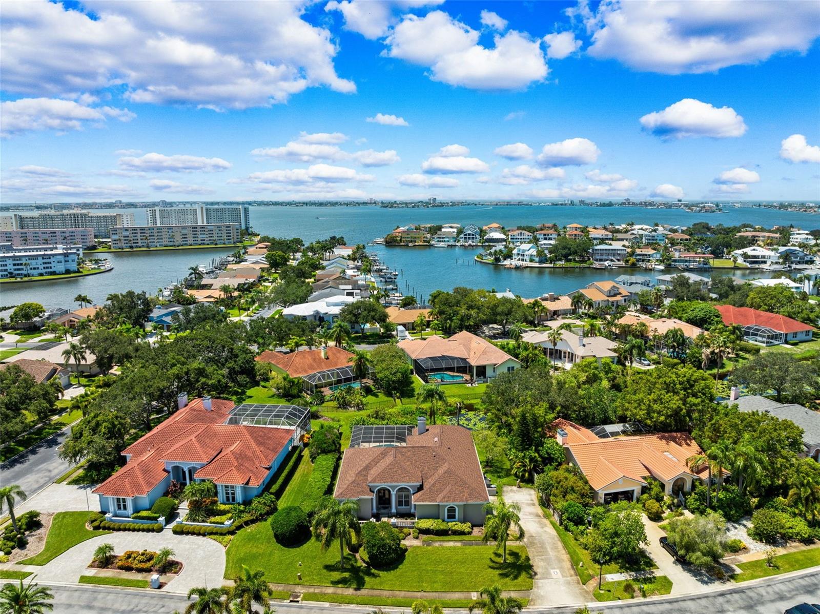 Listing photo id 51 for 5904 Pelican Bay Plaza S