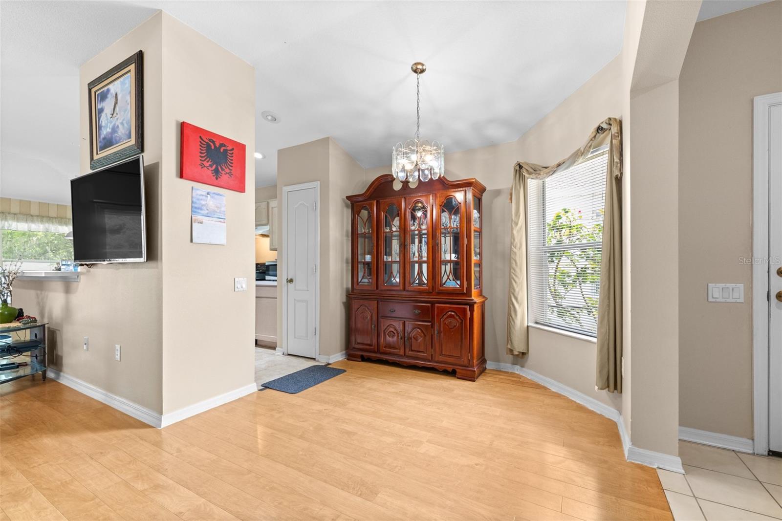 Listing photo id 8 for 26343 Whirlaway Terrace