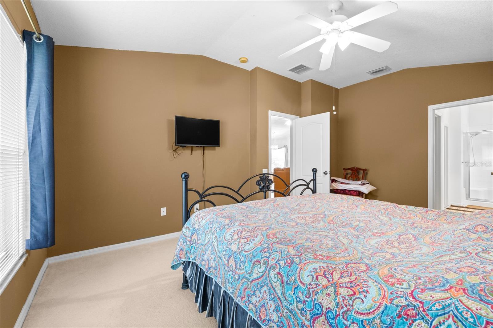 Listing photo id 15 for 26343 Whirlaway Terrace