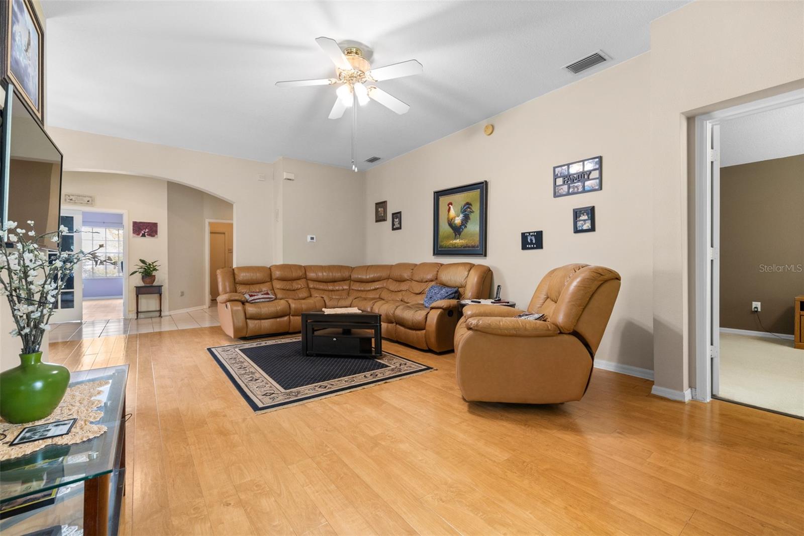 Listing photo id 6 for 26343 Whirlaway Terrace